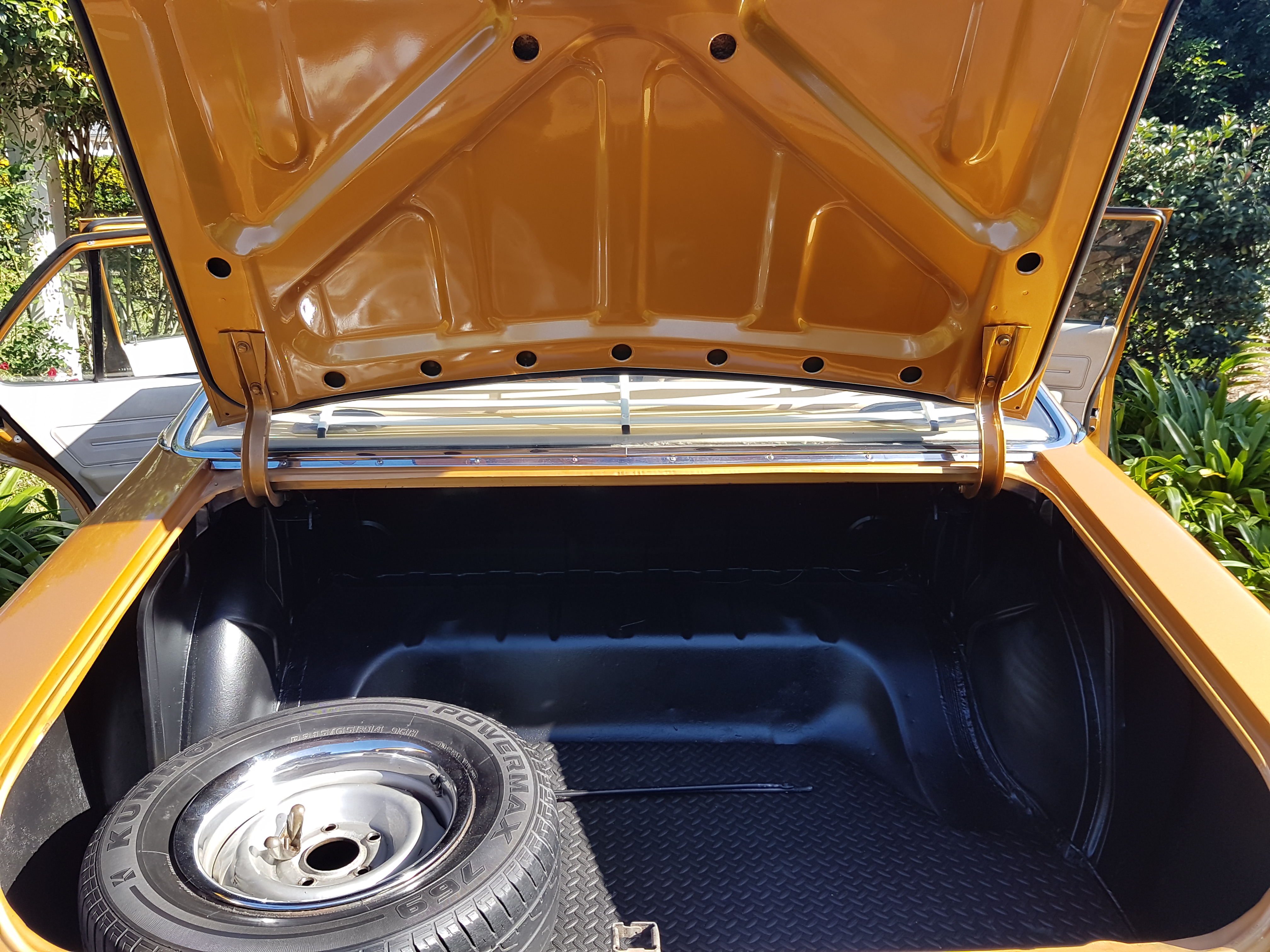 1975 HOLDEN KINGSWOOD HJ DELUXE ANNIVERSARY