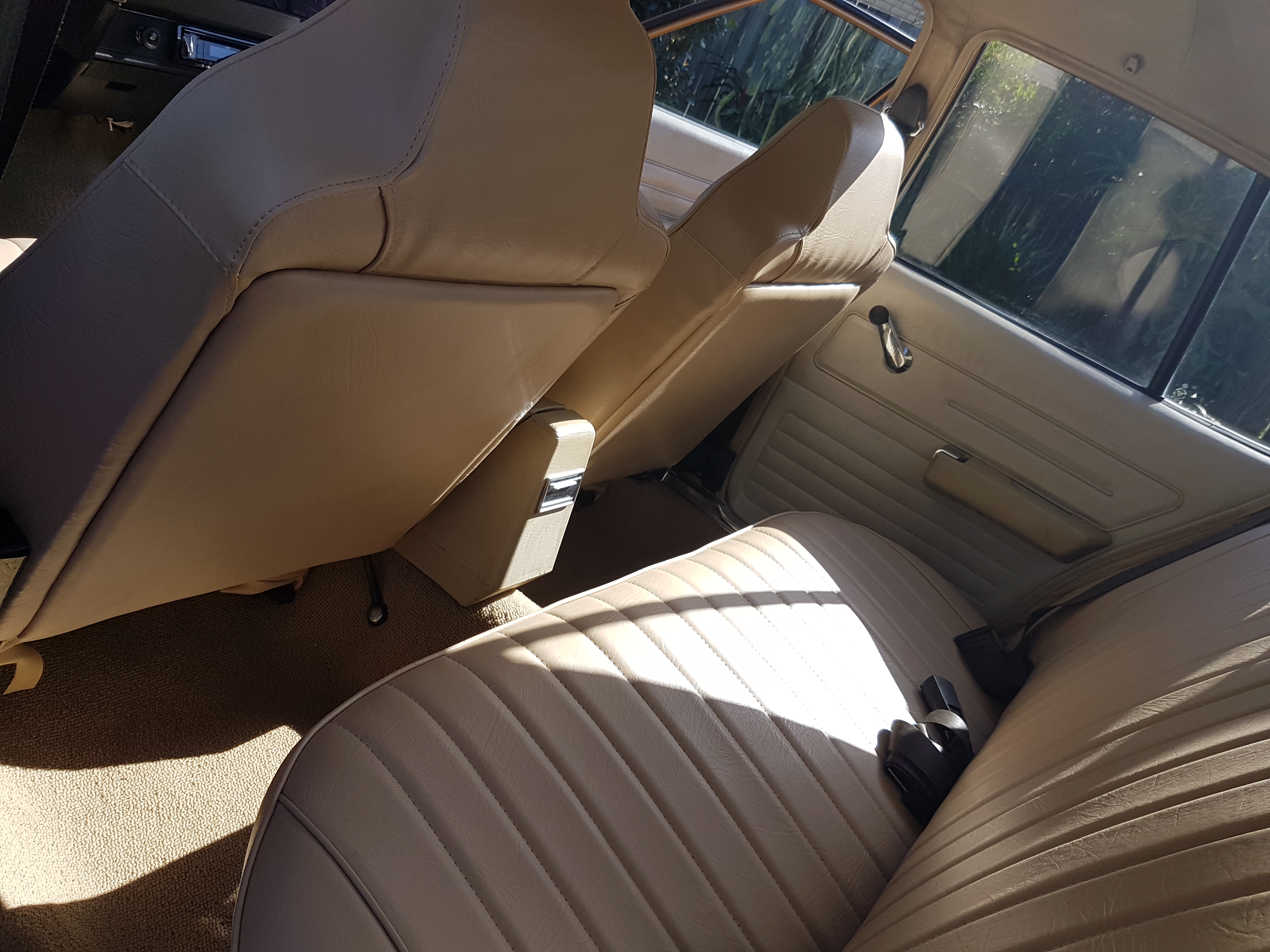 1975 HOLDEN KINGSWOOD HJ DELUXE ANNIVERSARY