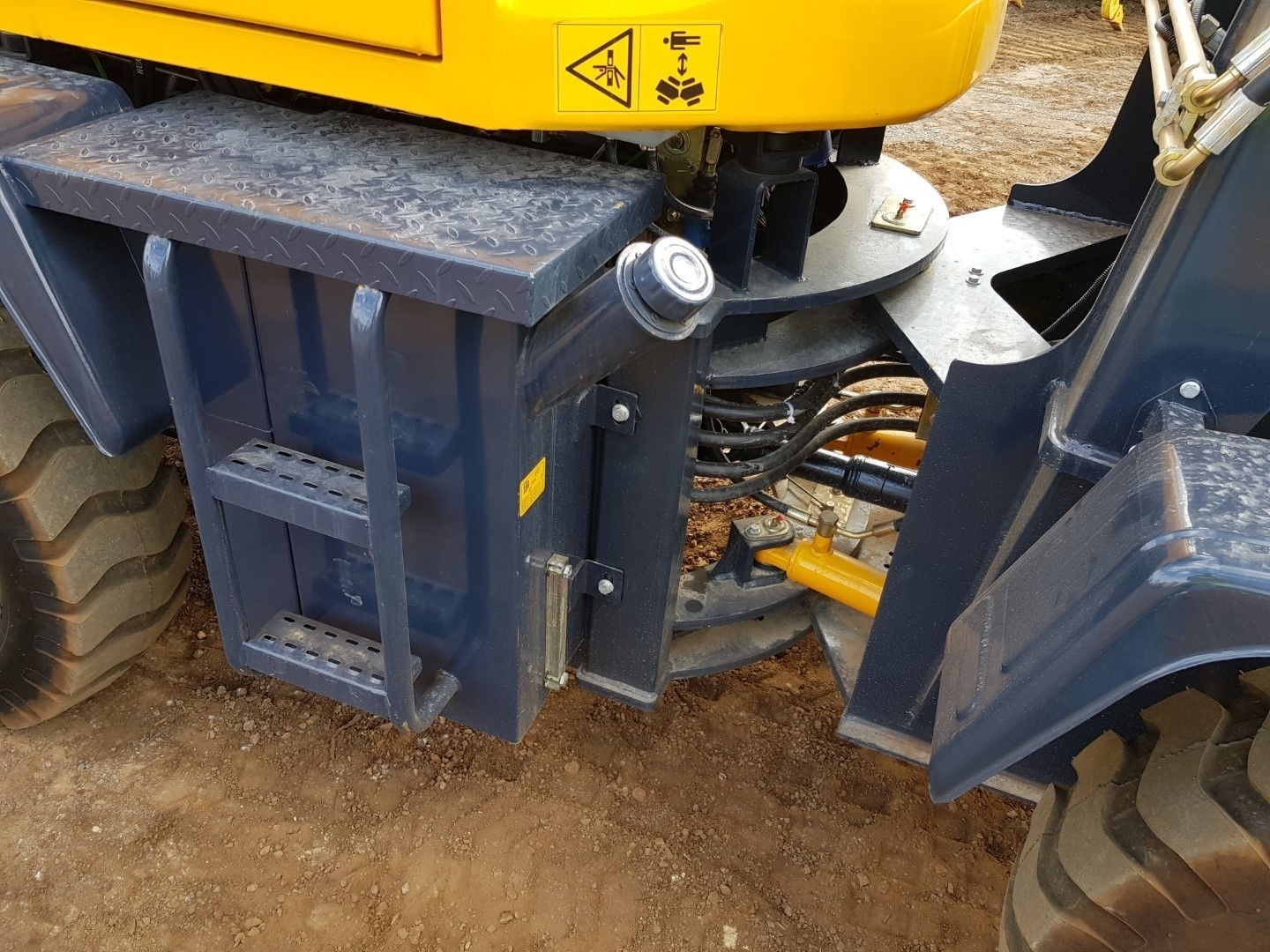 2019 ATTACK 1610 WHEEL LOADER 