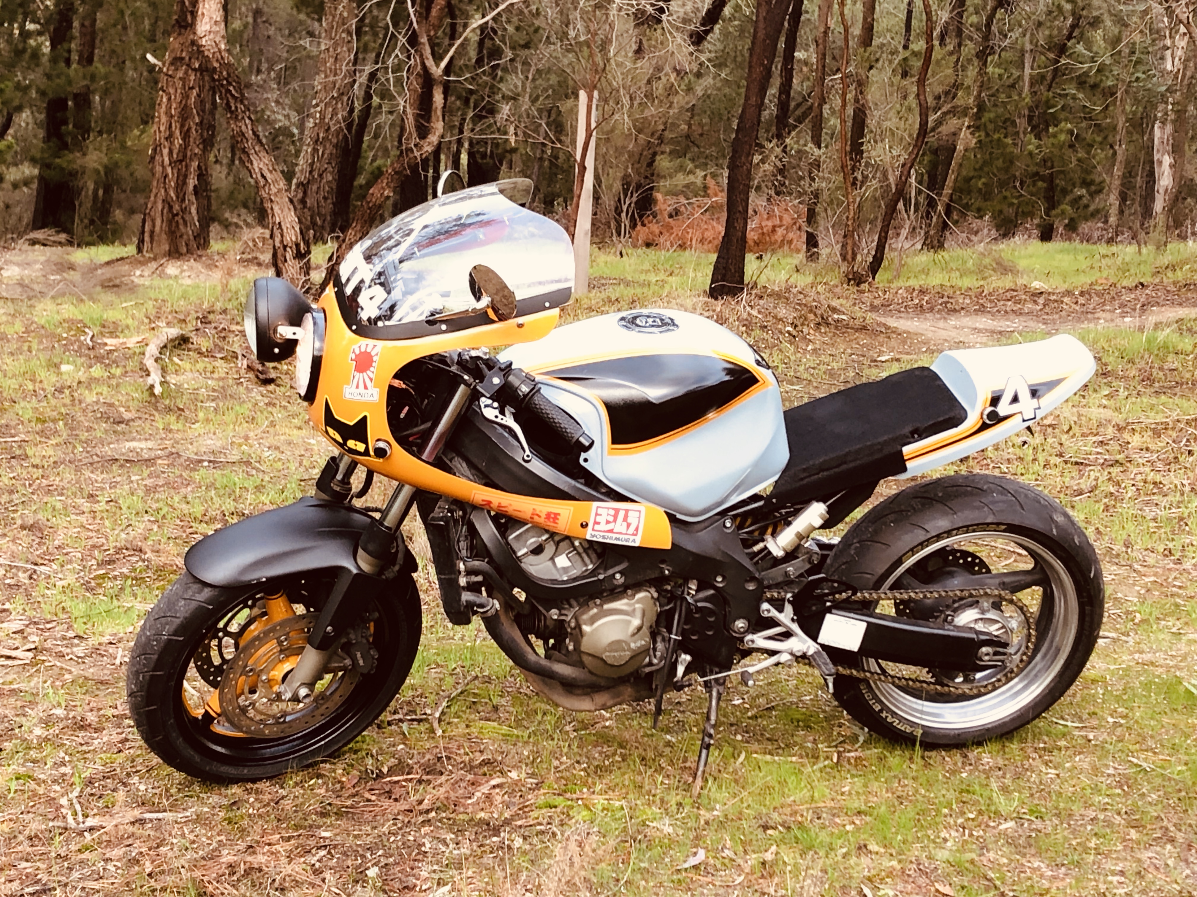 2002 HONDA CBR600 F4i CAFE RACER