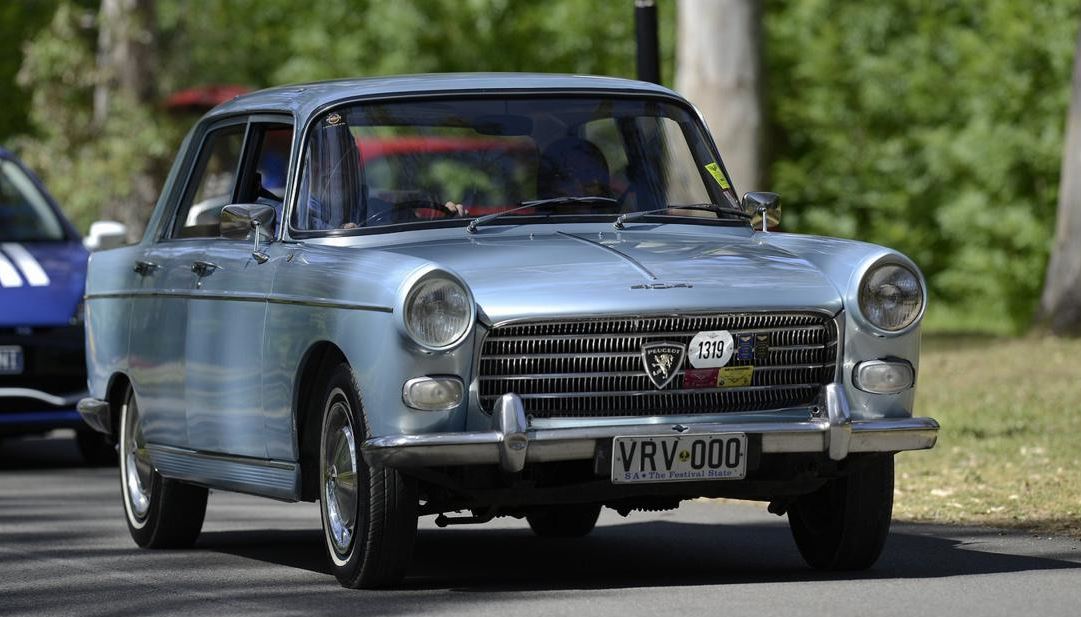 1963 PEUGEOT 404 4D SEDAN