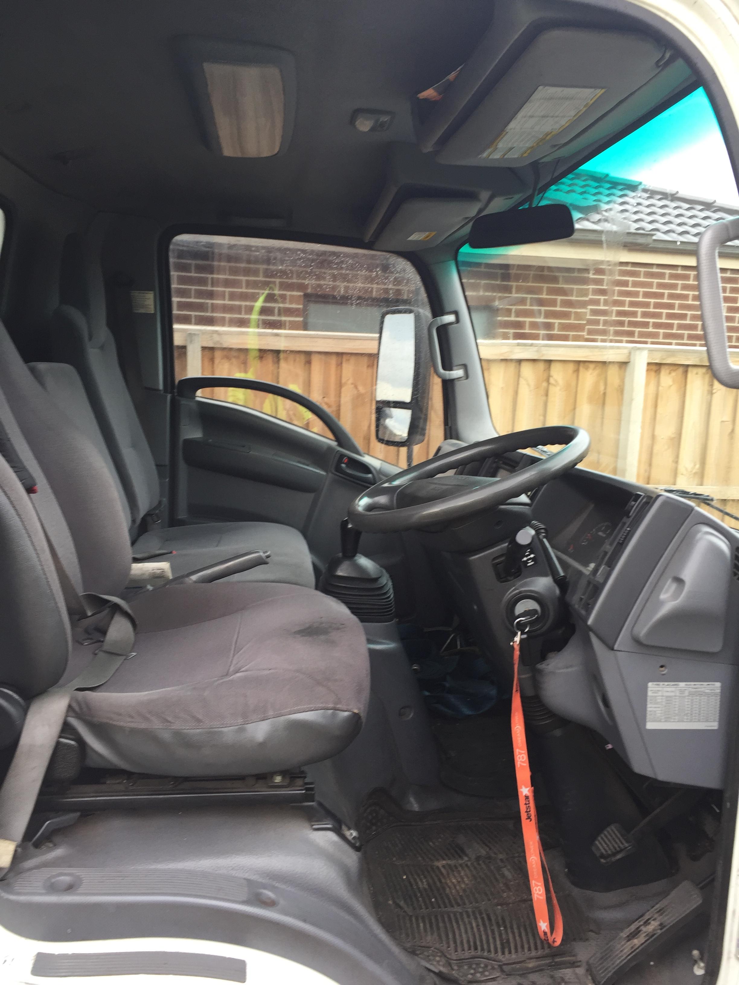 2011 ISUZU NQR NH 450
