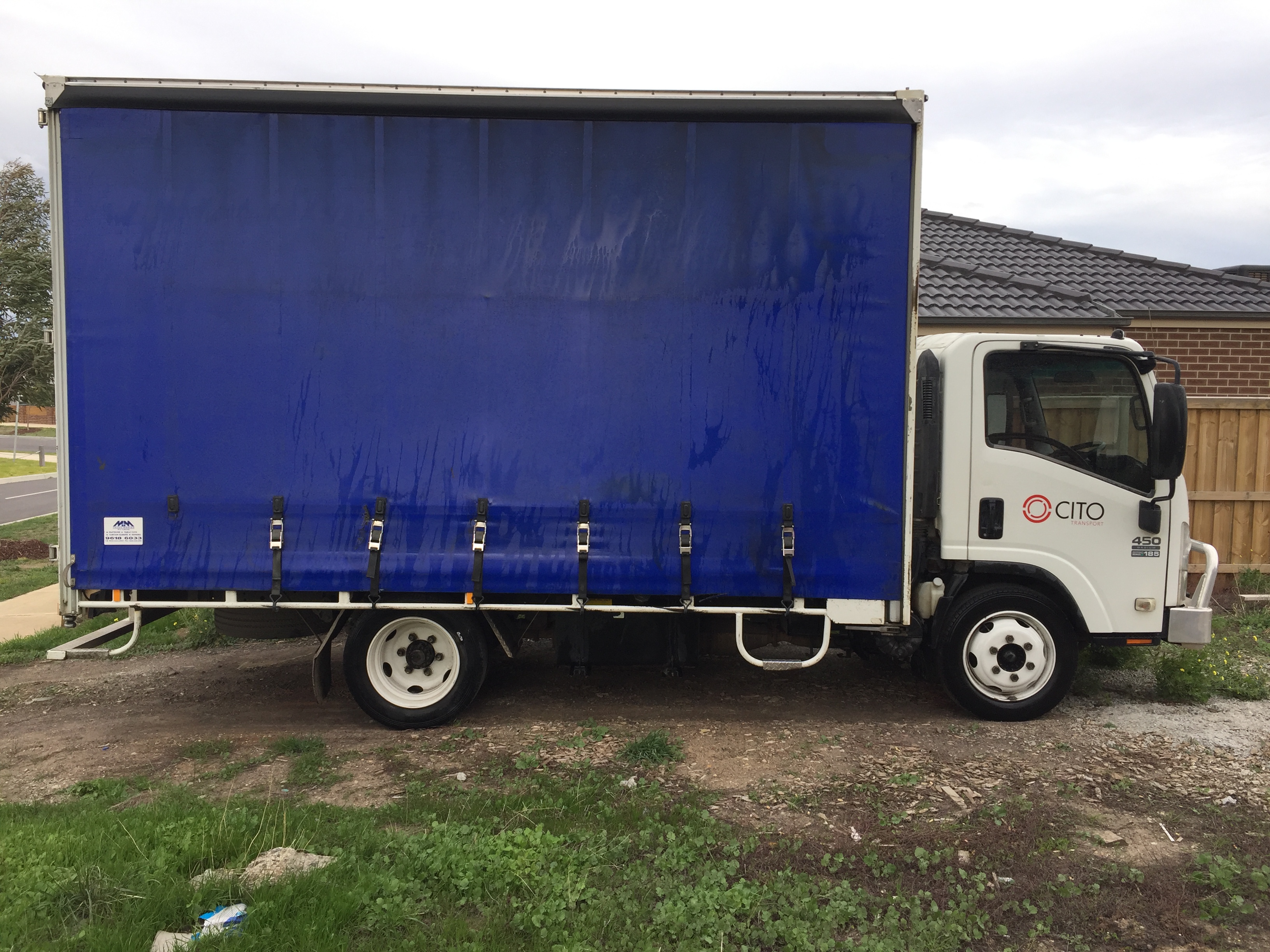 2011 ISUZU NQR NH 450