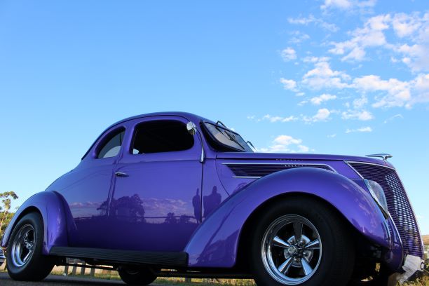 1937 FORD COUPE