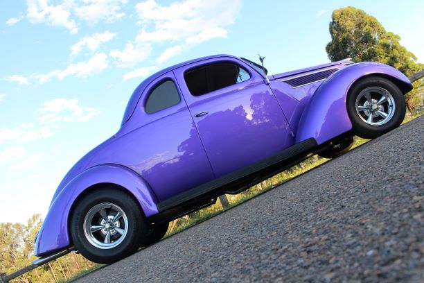 1937 FORD COUPE 