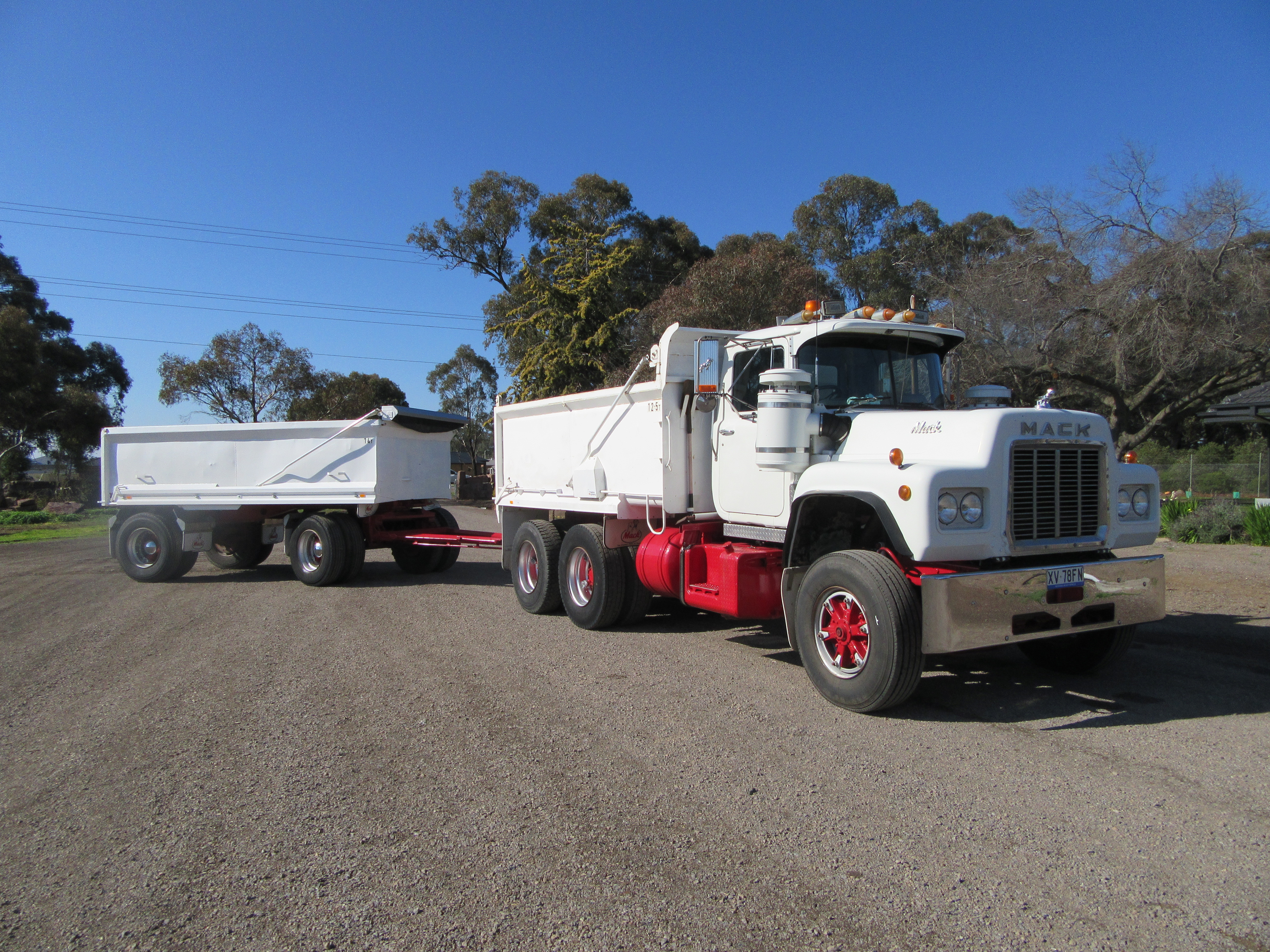 1976 MACK R600 TIPPER AND DOG TRAILER 