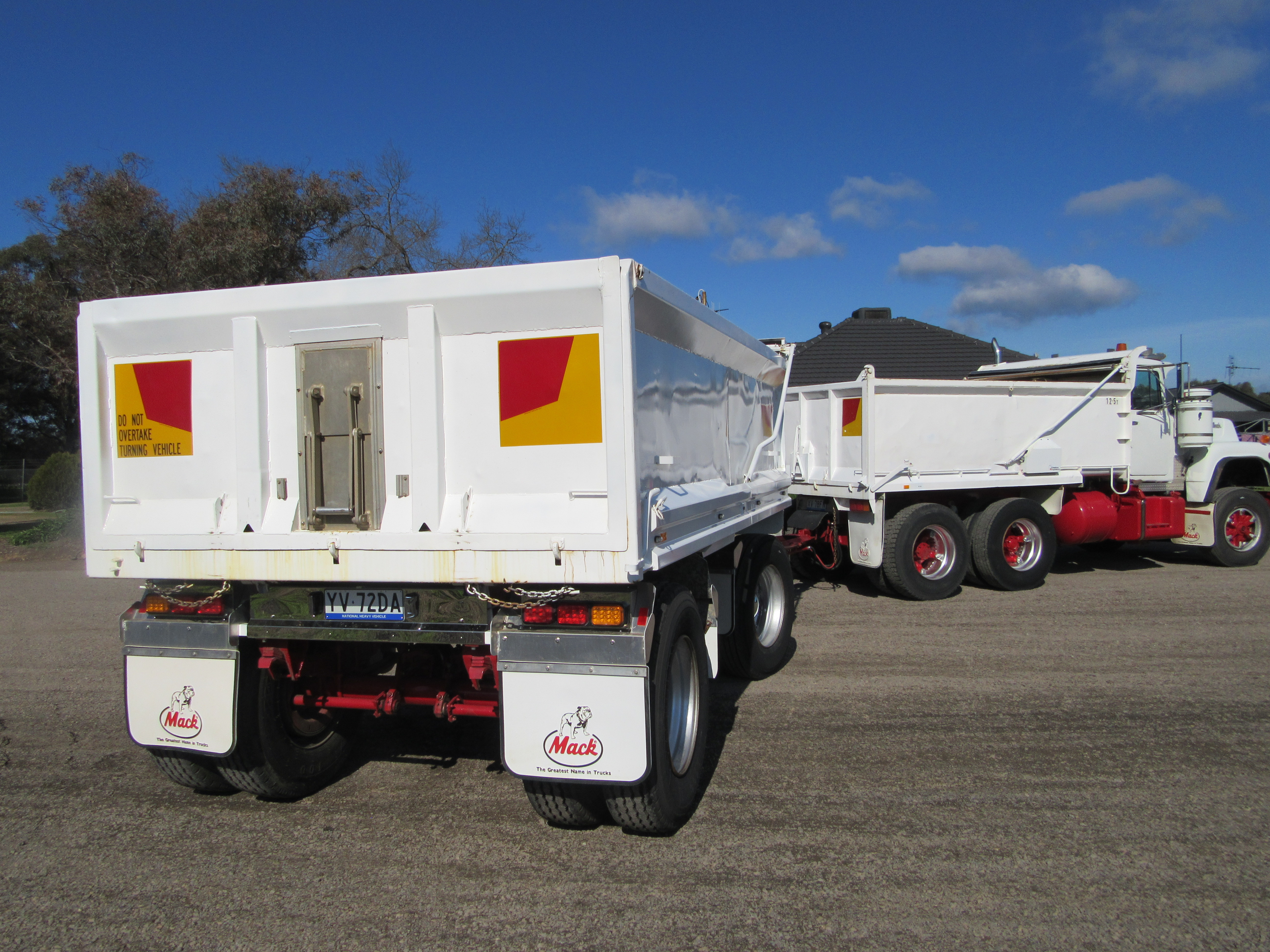 1976 MACK R600 TIPPER AND DOG TRAILER 