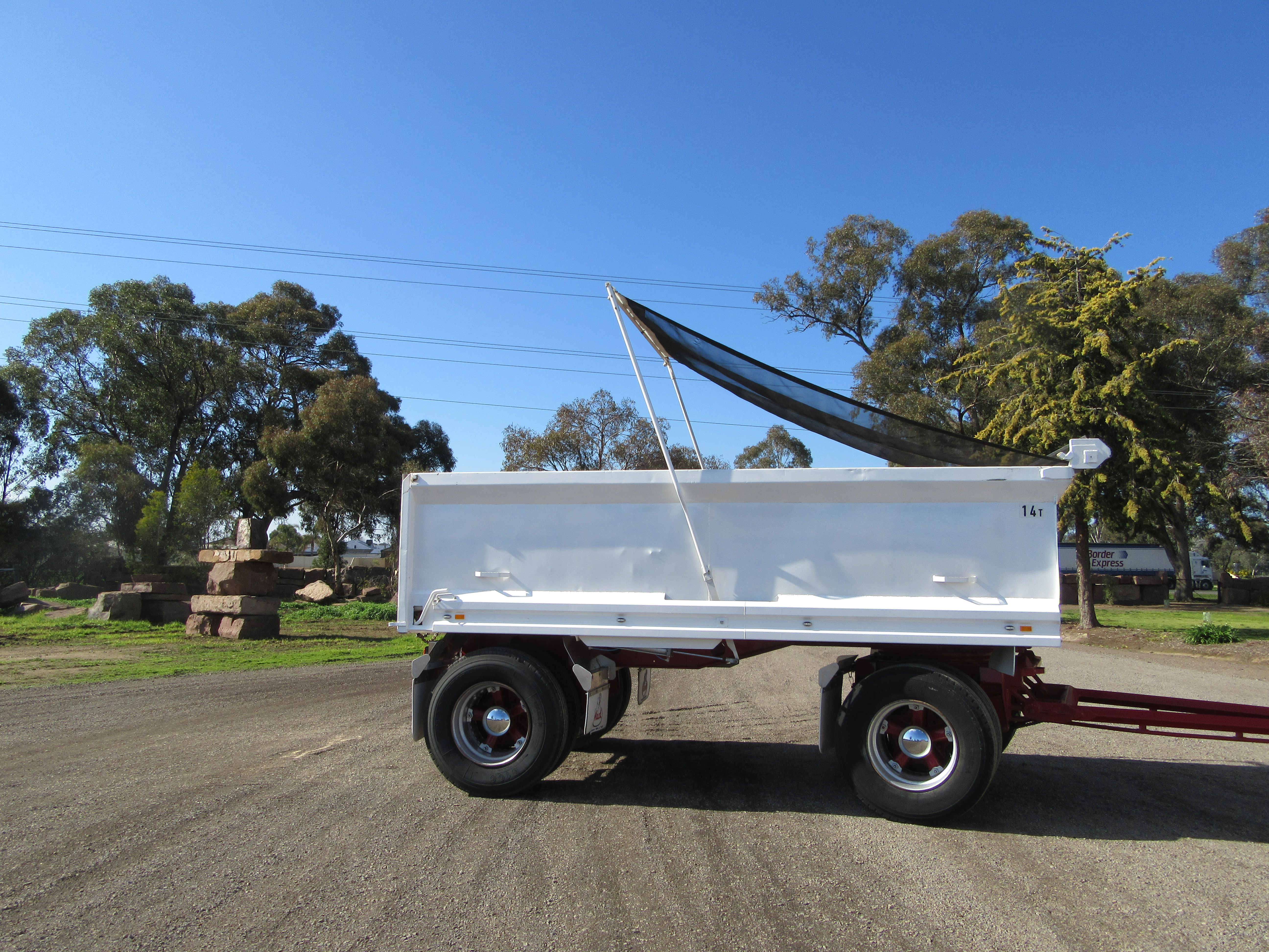 1976 MACK R600 TIPPER AND DOG TRAILER 