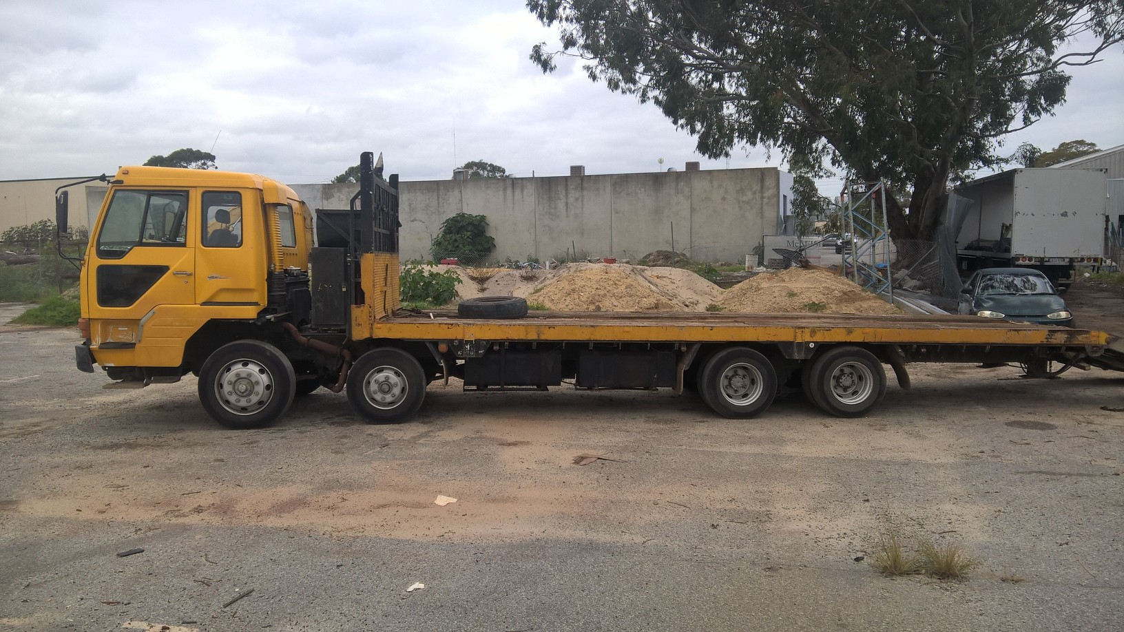 2004 FUSO CANTER FX EIGHT WHEELER 