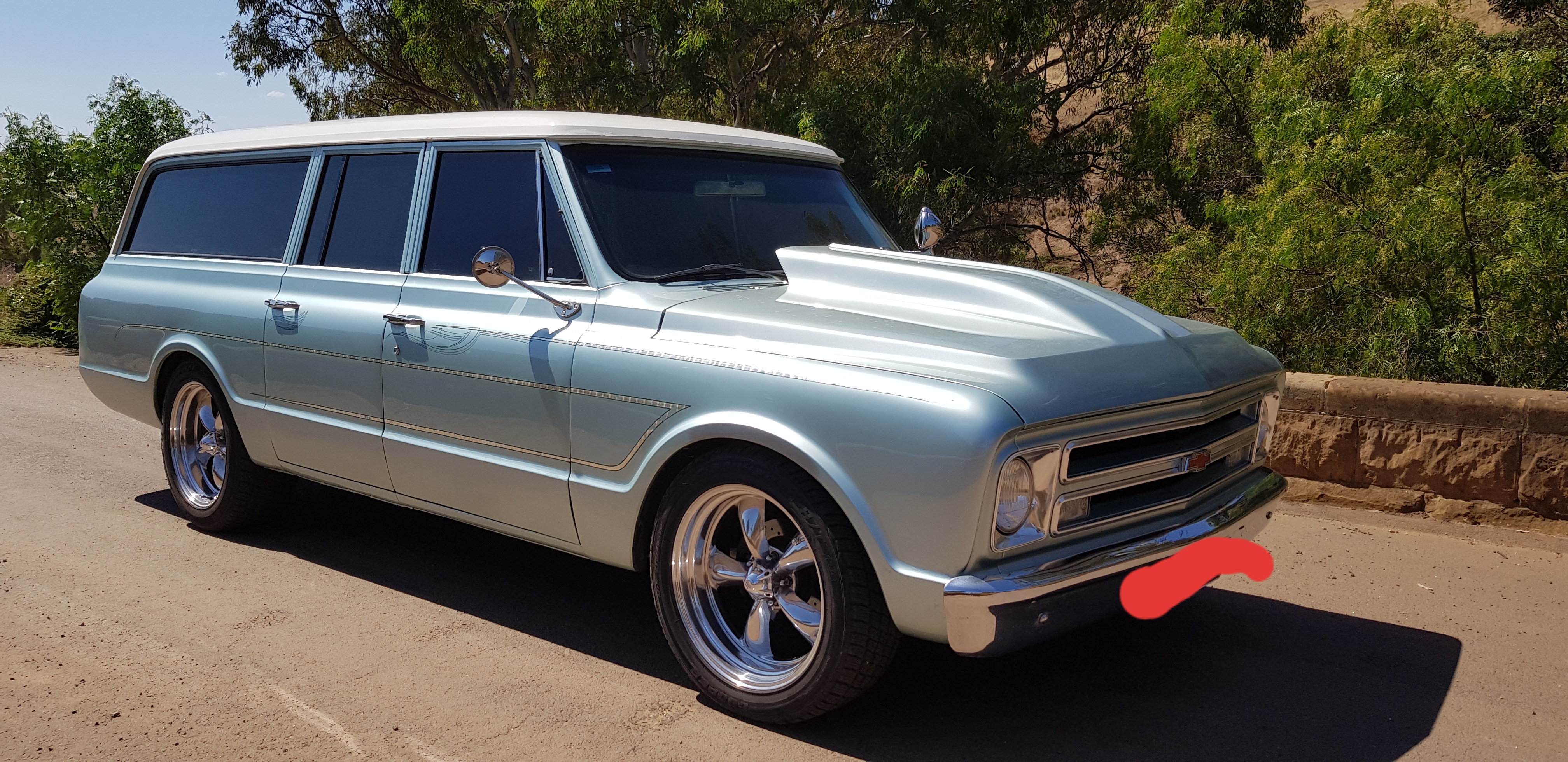 1967 CHEVROLET SUBURBAN WAGON 