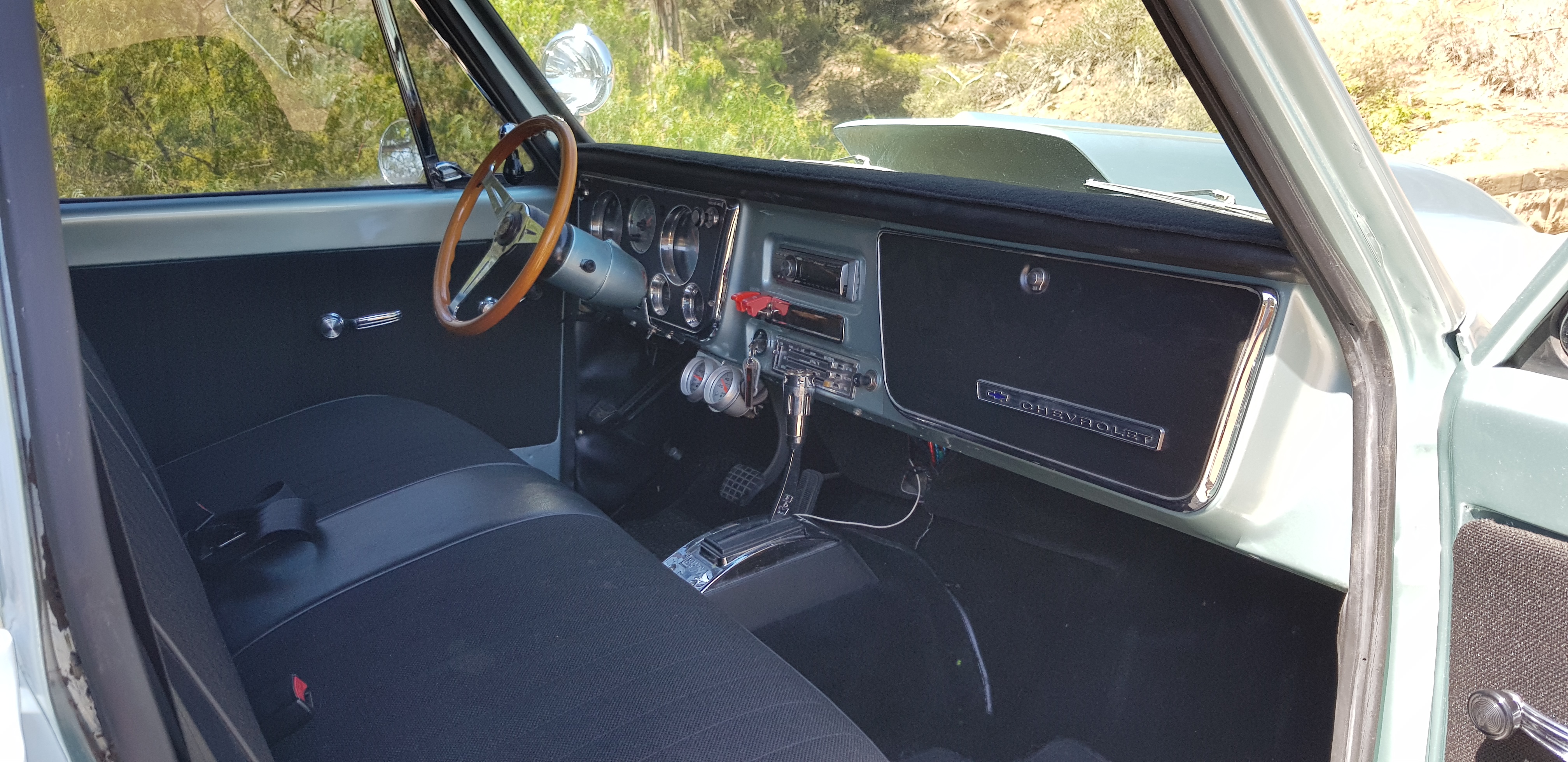 1967 CHEVROLET SUBURBAN WAGON 