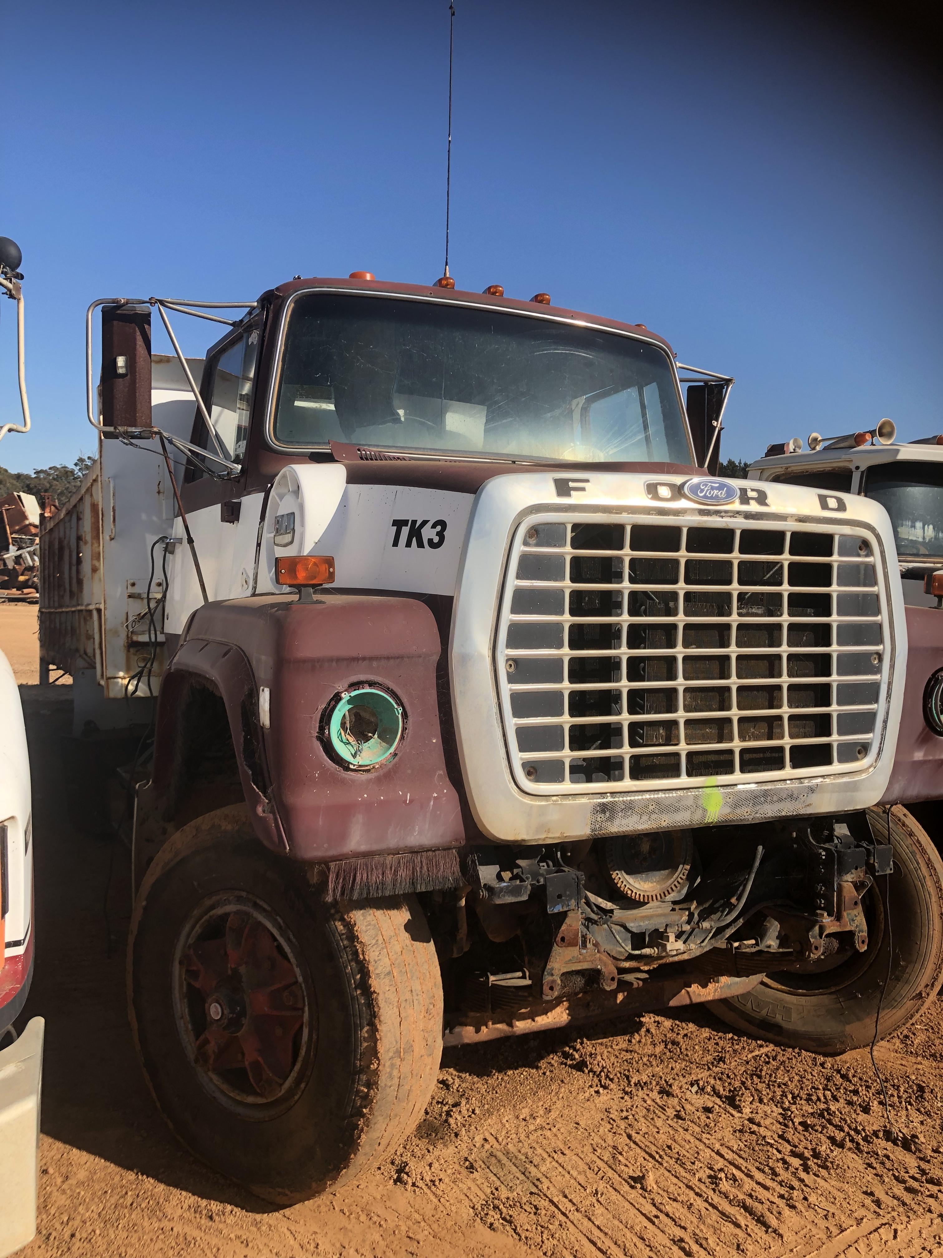 1992 FORD LOUISVILLE 9000 TIPPER
