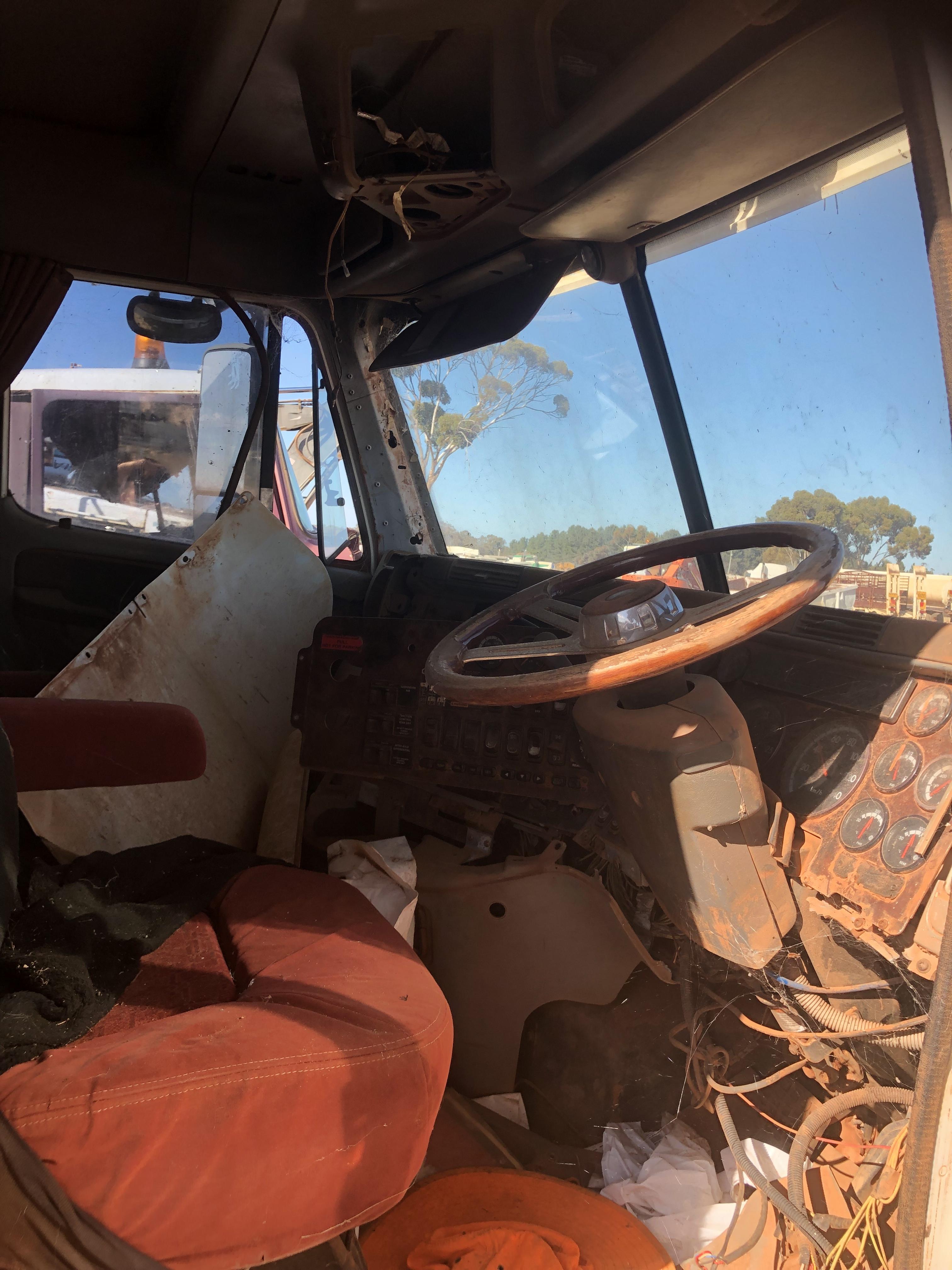 2003 FREIGHTLINER C120 CENTURY CLASS