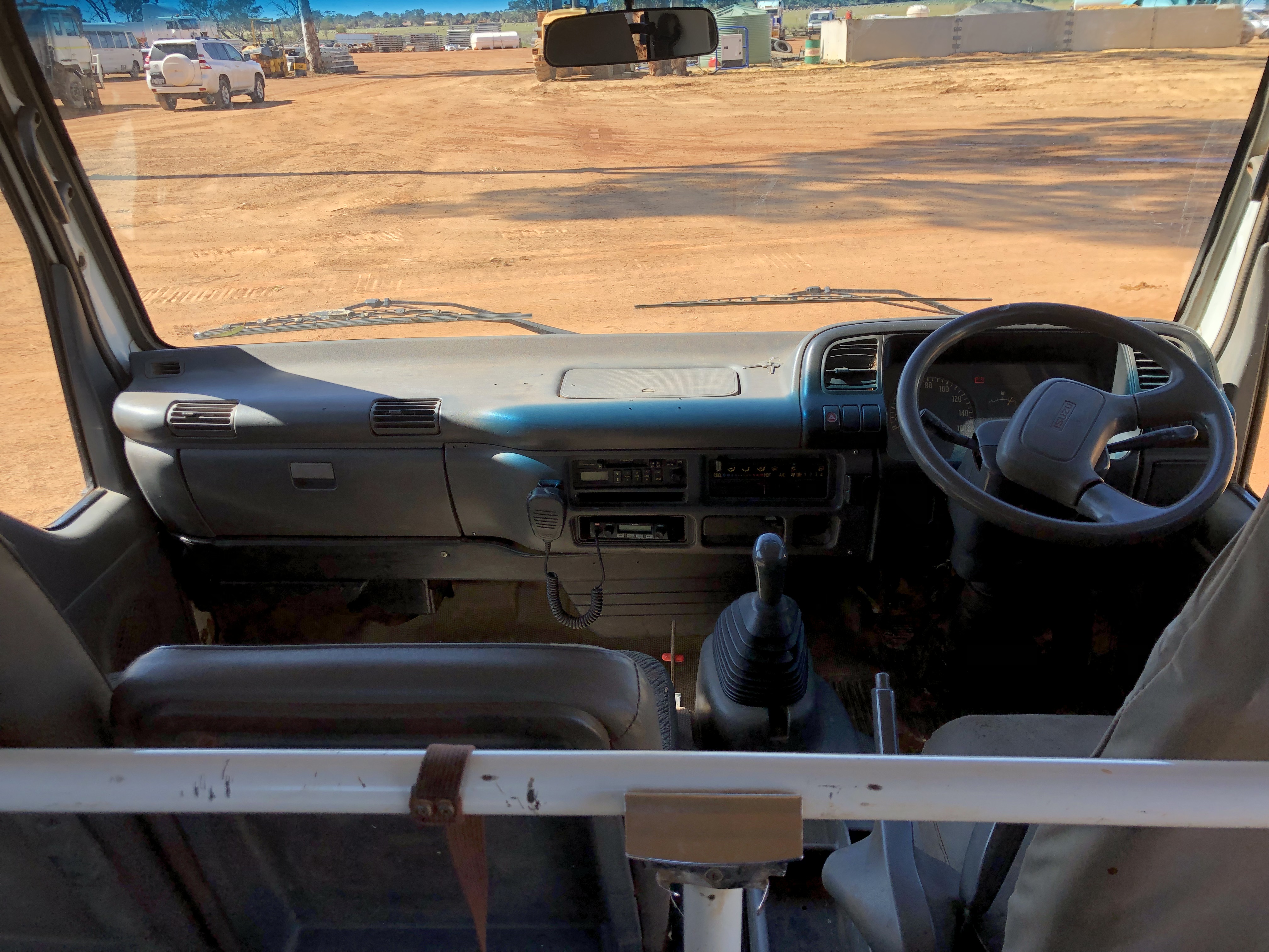 2001 ISUZU NPR250 CREW CAB LIGHT TRUCK