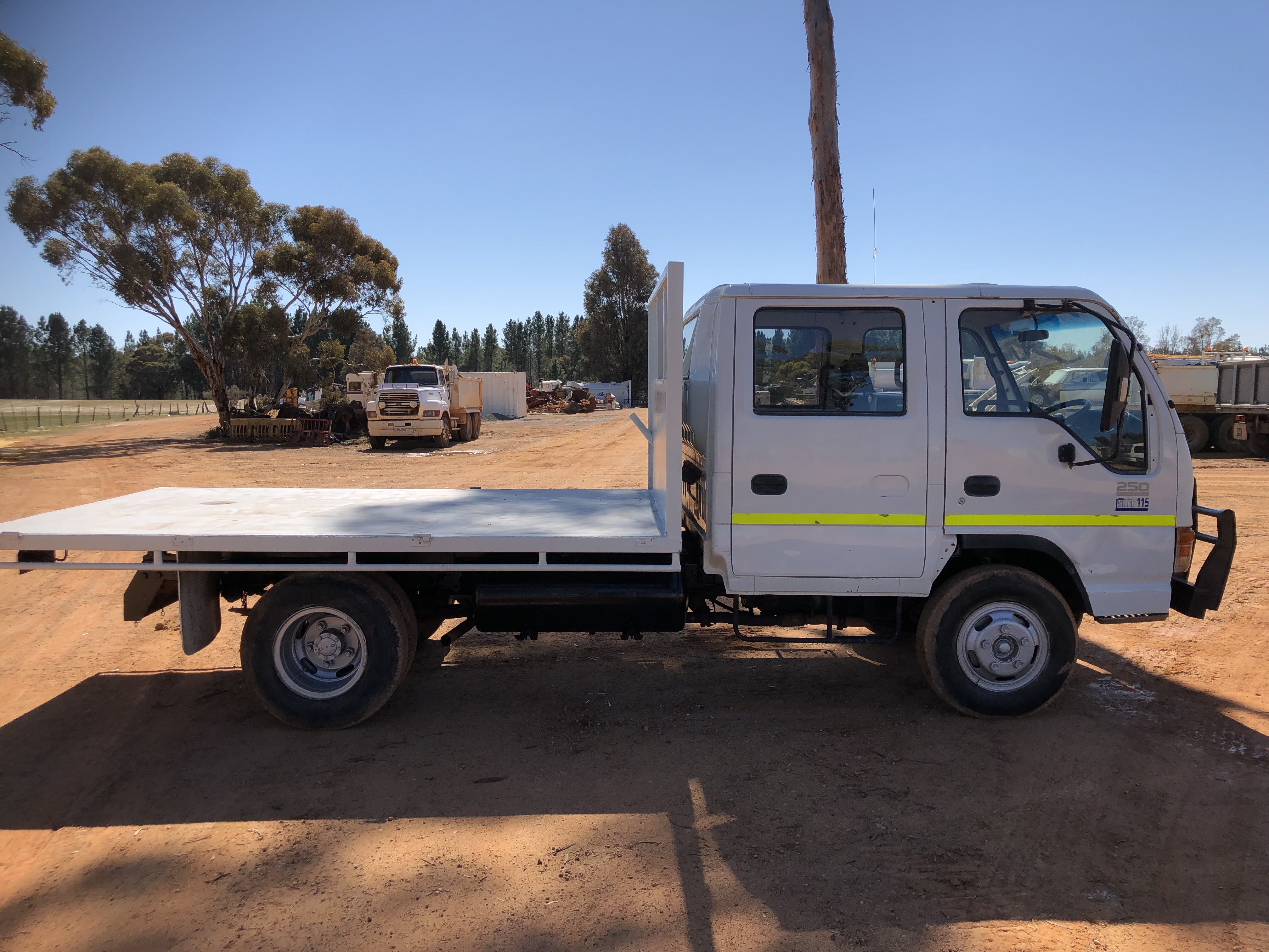 2001 ISUZU NPR250 CREW CAB LIGHT TRUCK