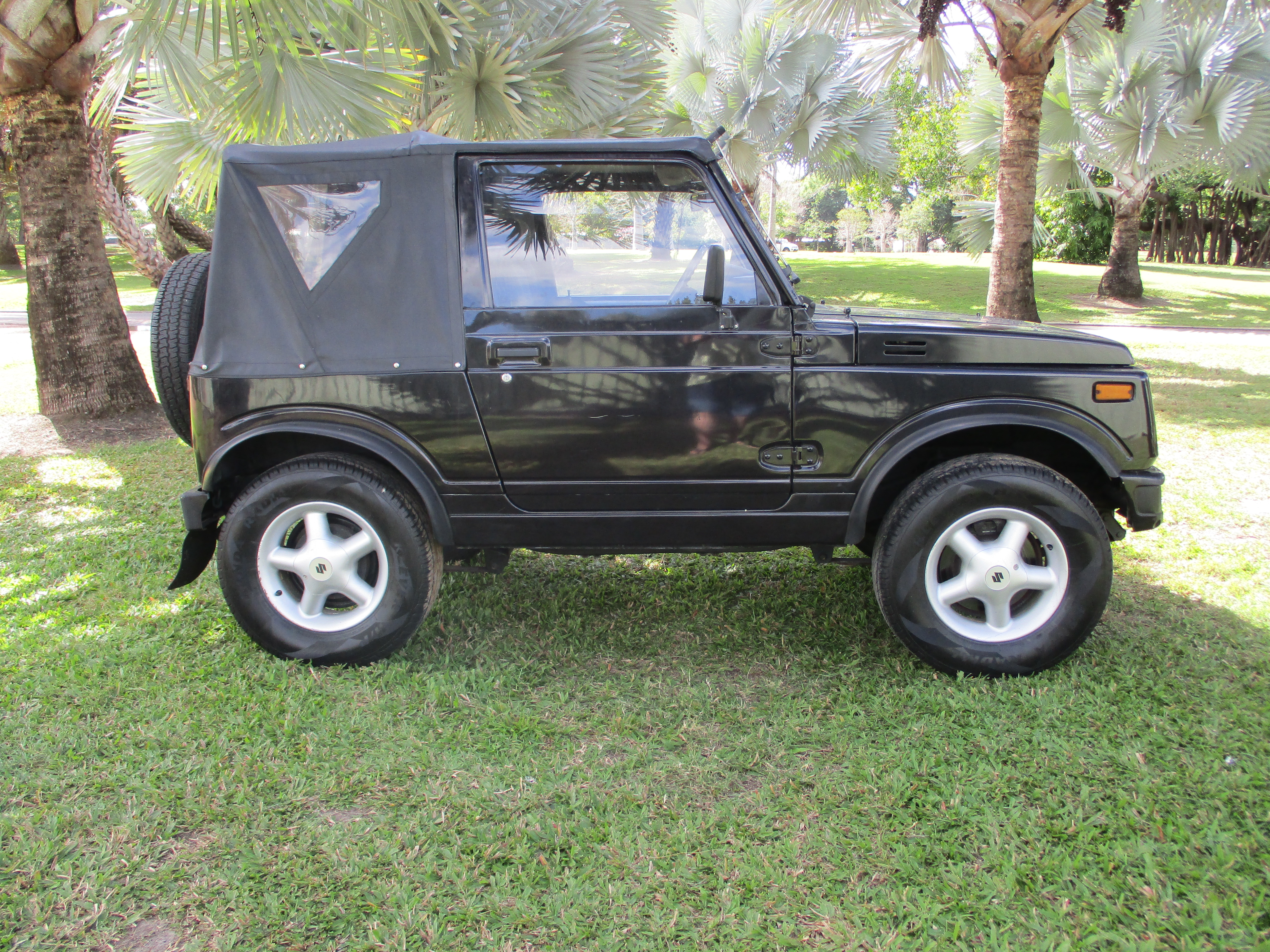 1987 SUZUKI SIERRA (4x4) 2D SOFTTOP