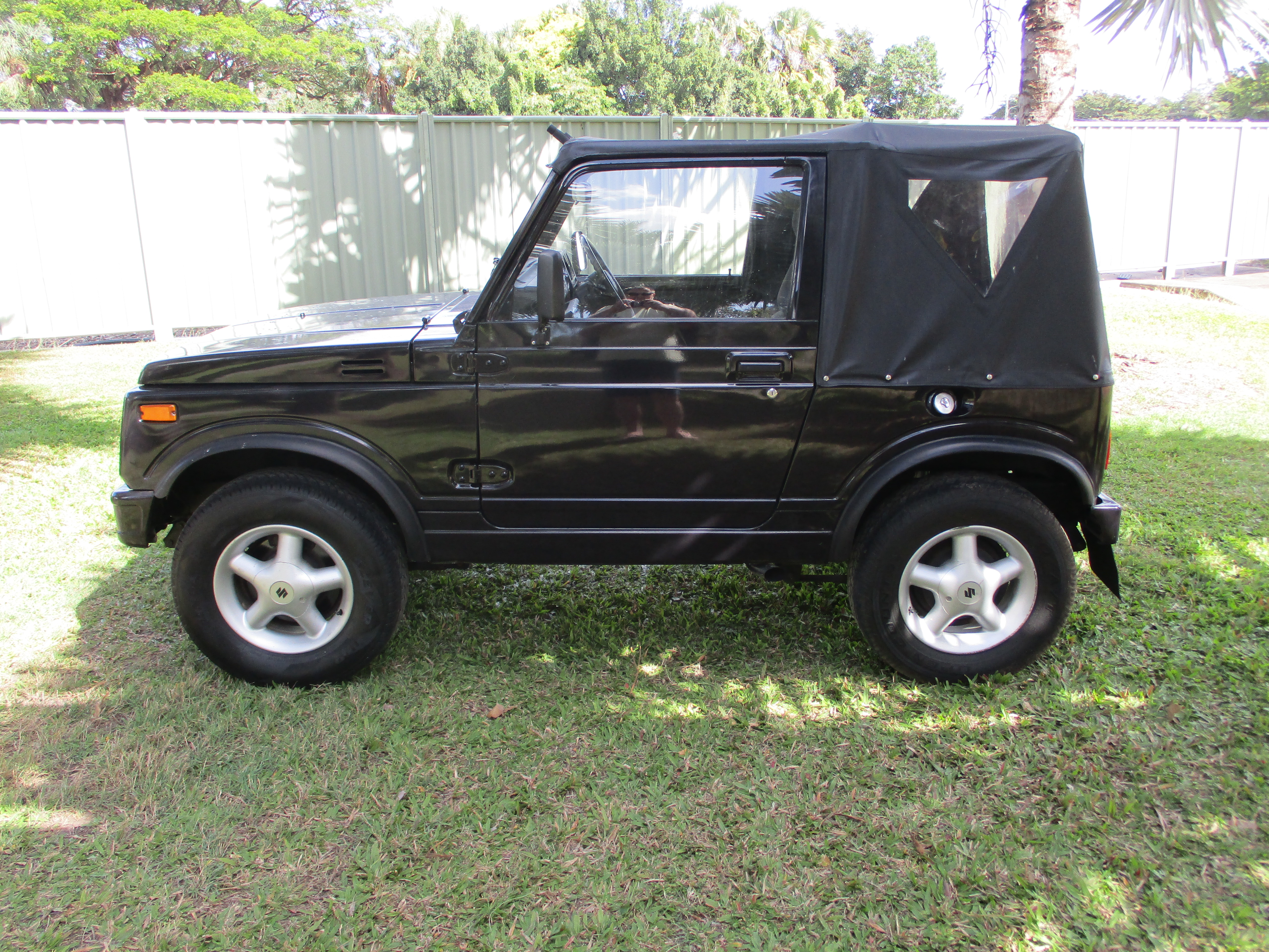 1987 SUZUKI SIERRA (4x4) 2D SOFTTOP