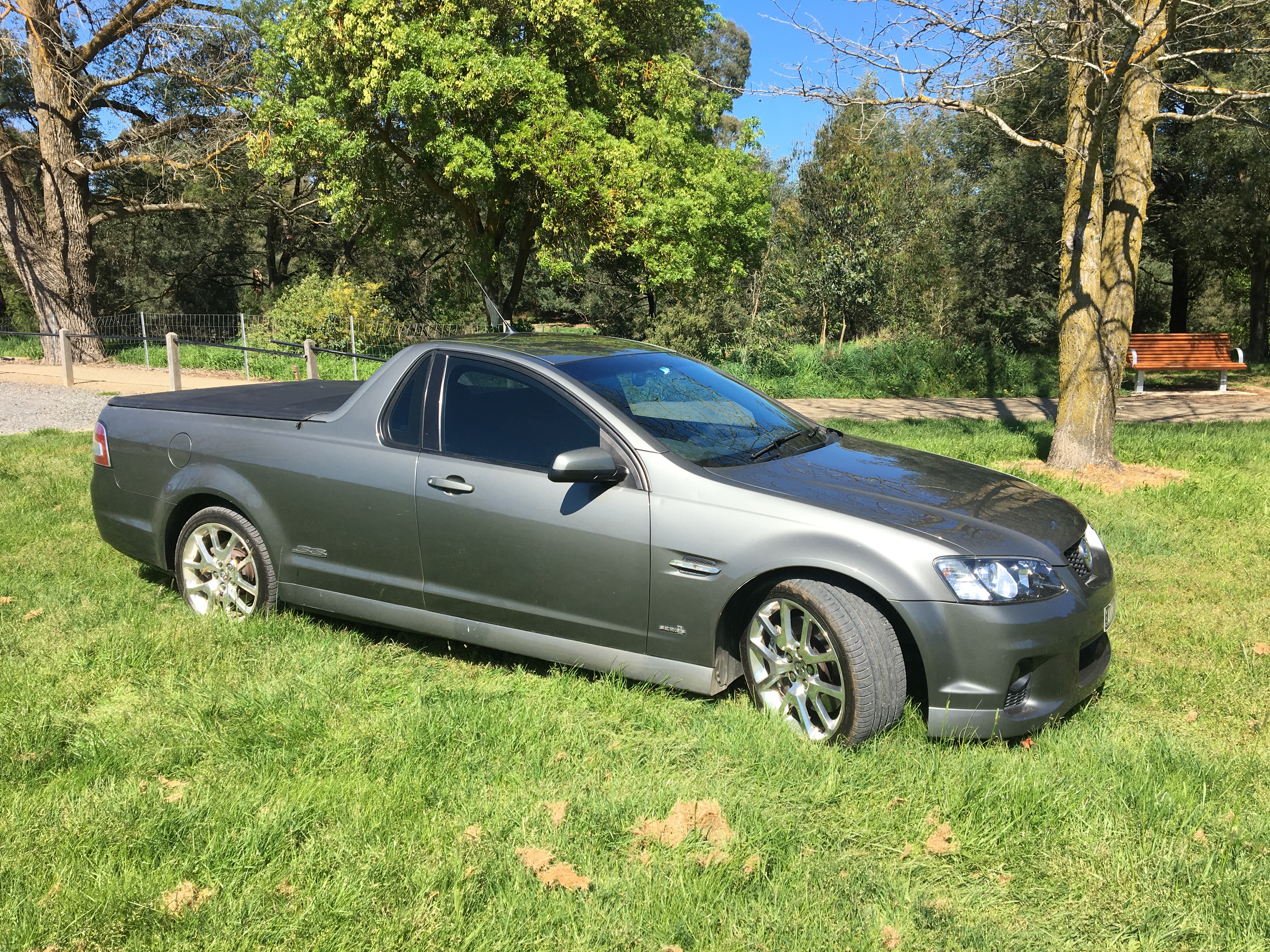 2011 HOLDEN REDLINE SSV UTILITY