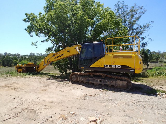 SUMITOMO EXCAVATOR SH210-6 20 TON