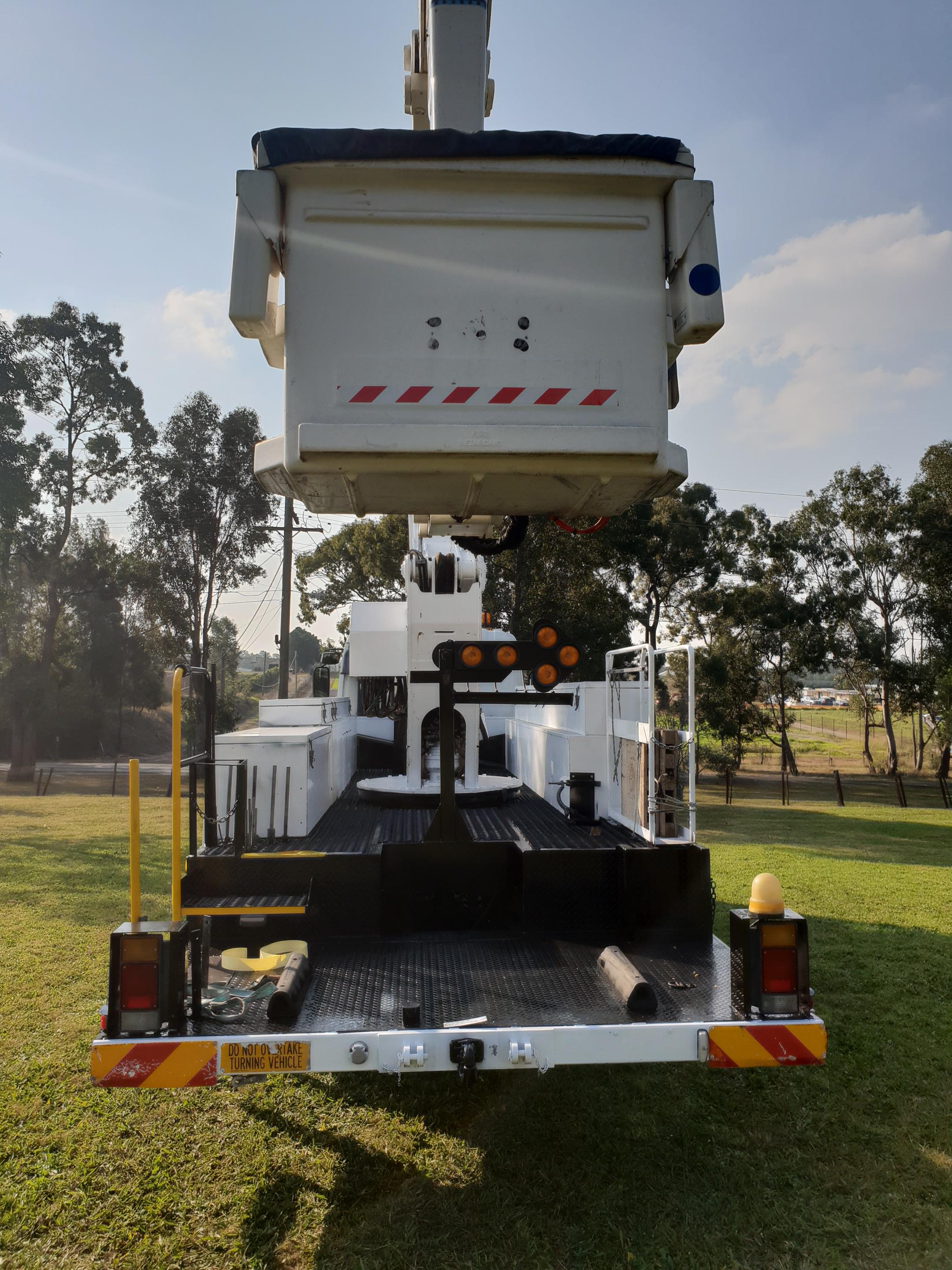 2005 ISUZU FTR 900