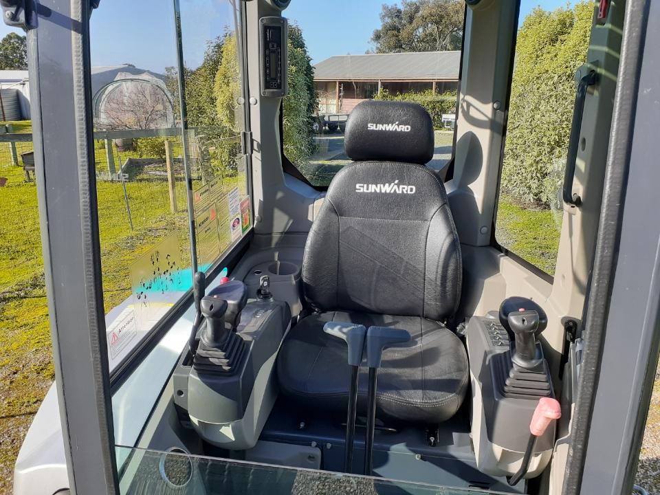 2018 SUNWARD 2.5 TON EXCAVATOR