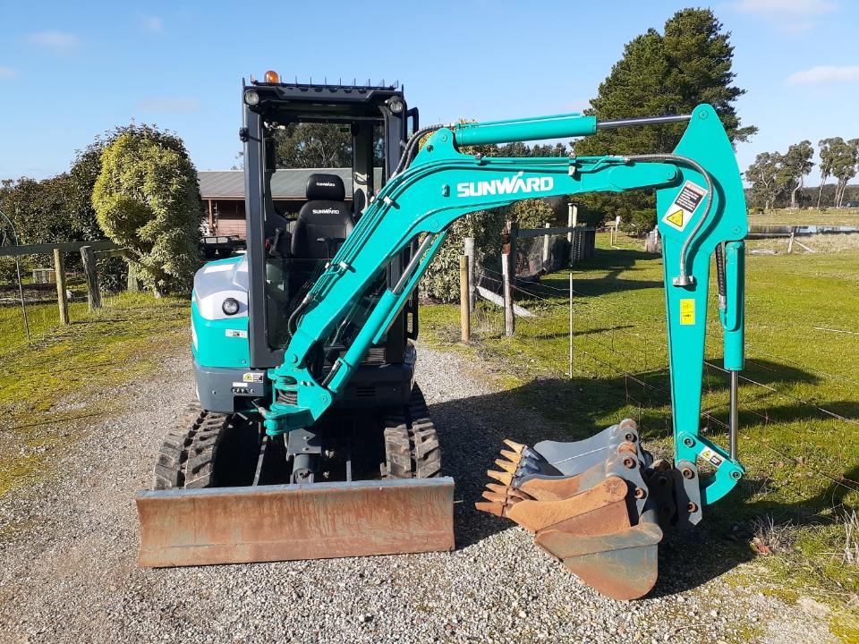 2018 SUNWARD 2.5 TON EXCAVATOR