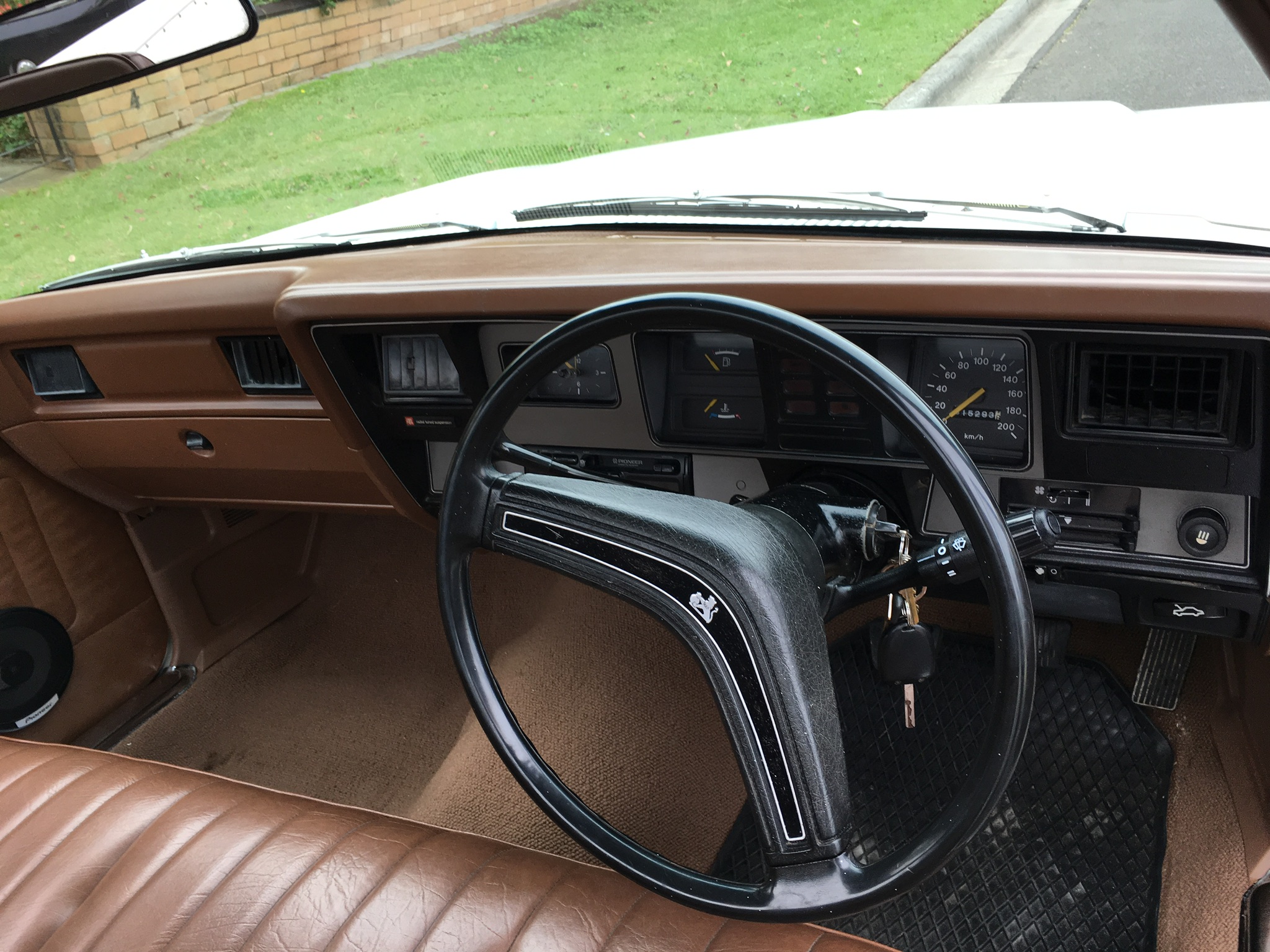 1982 HOLDEN KINGSWOOD WB 3 SP MANUAL UTILITY CARB