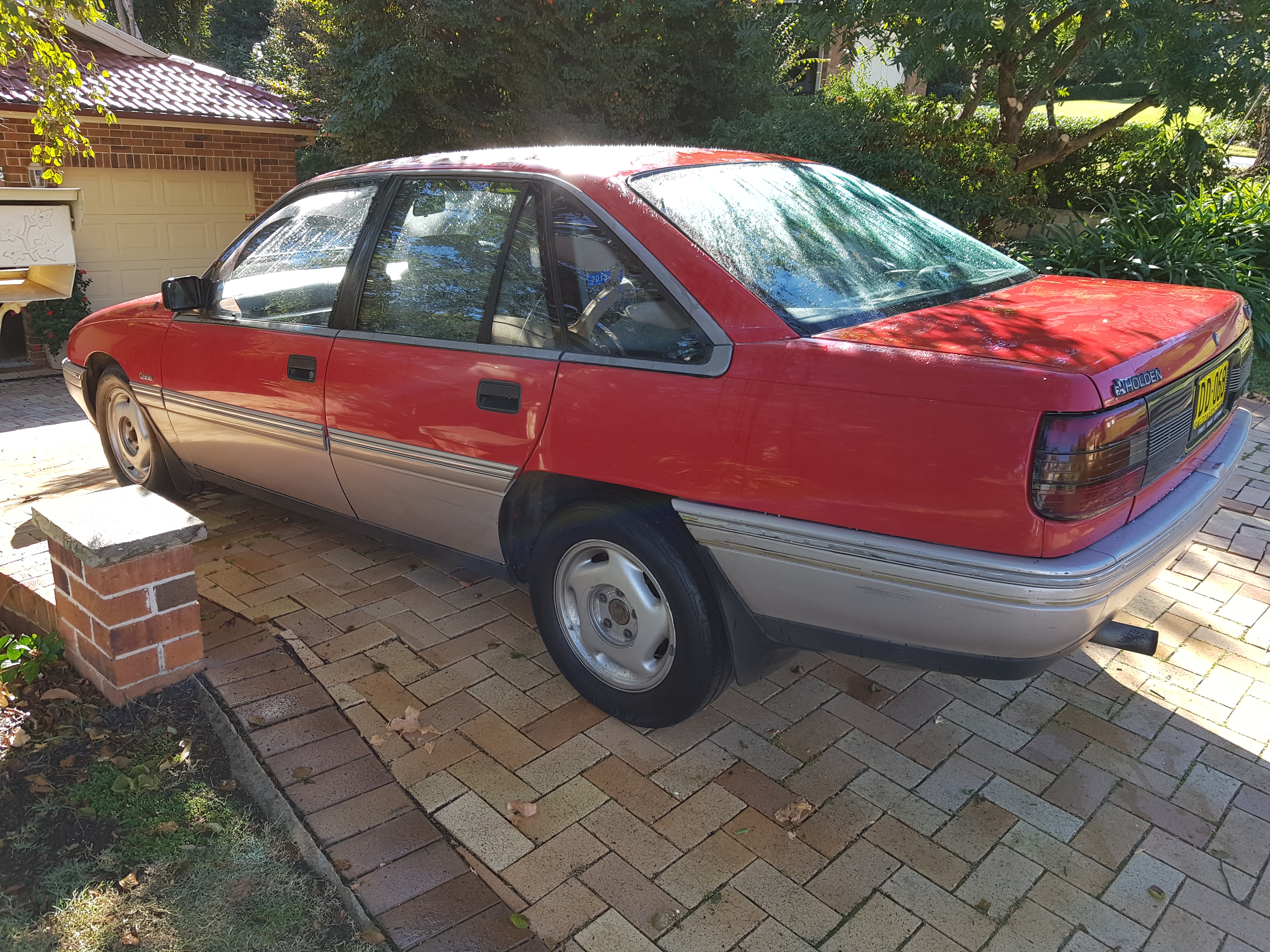 1990 HOLDEN CALAIS VN 4 SP AUTOMATIC 4D SEDAN MULTI POINT F/INJ