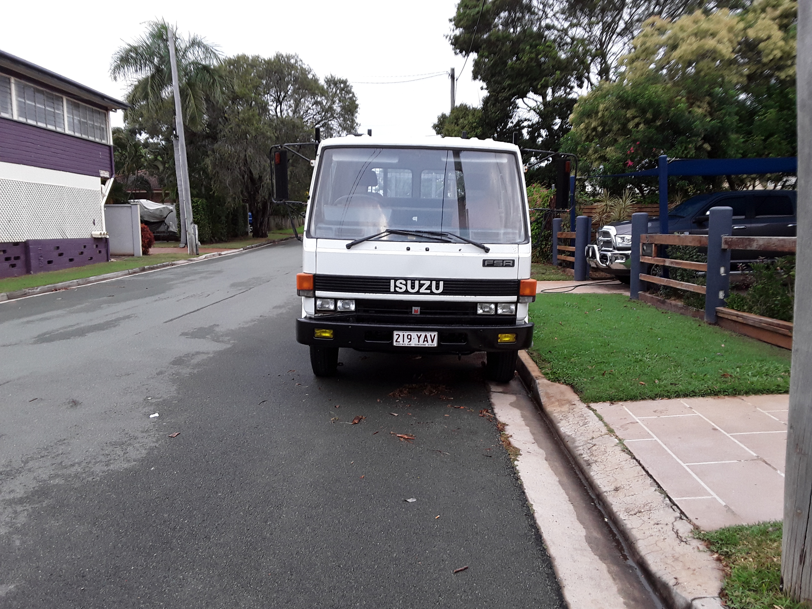 1990 ISUZU FSR DUAL CAB TRUCK 
