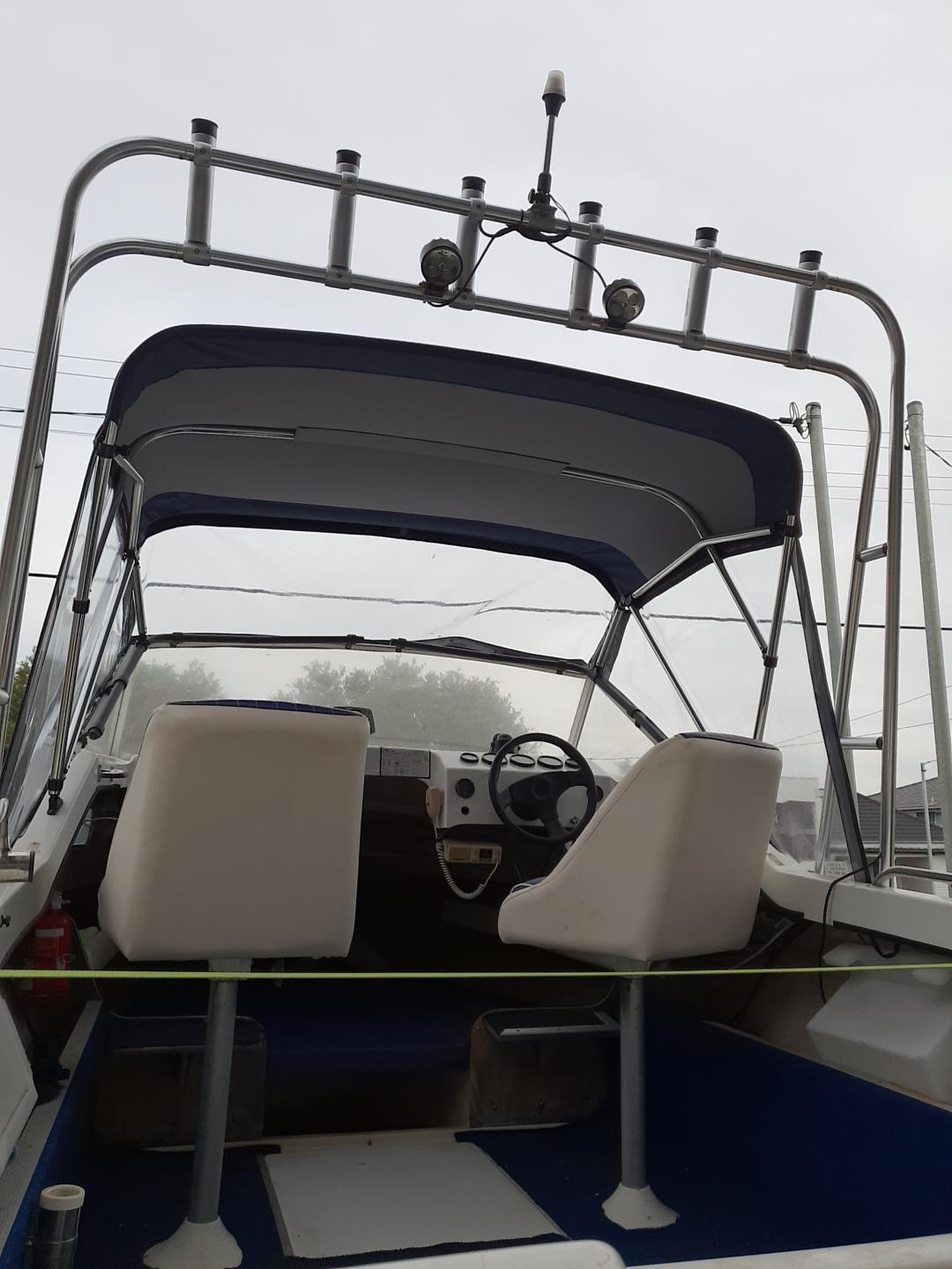 1992 CARIBBEAN OFFSHORE CUDDY CABIN