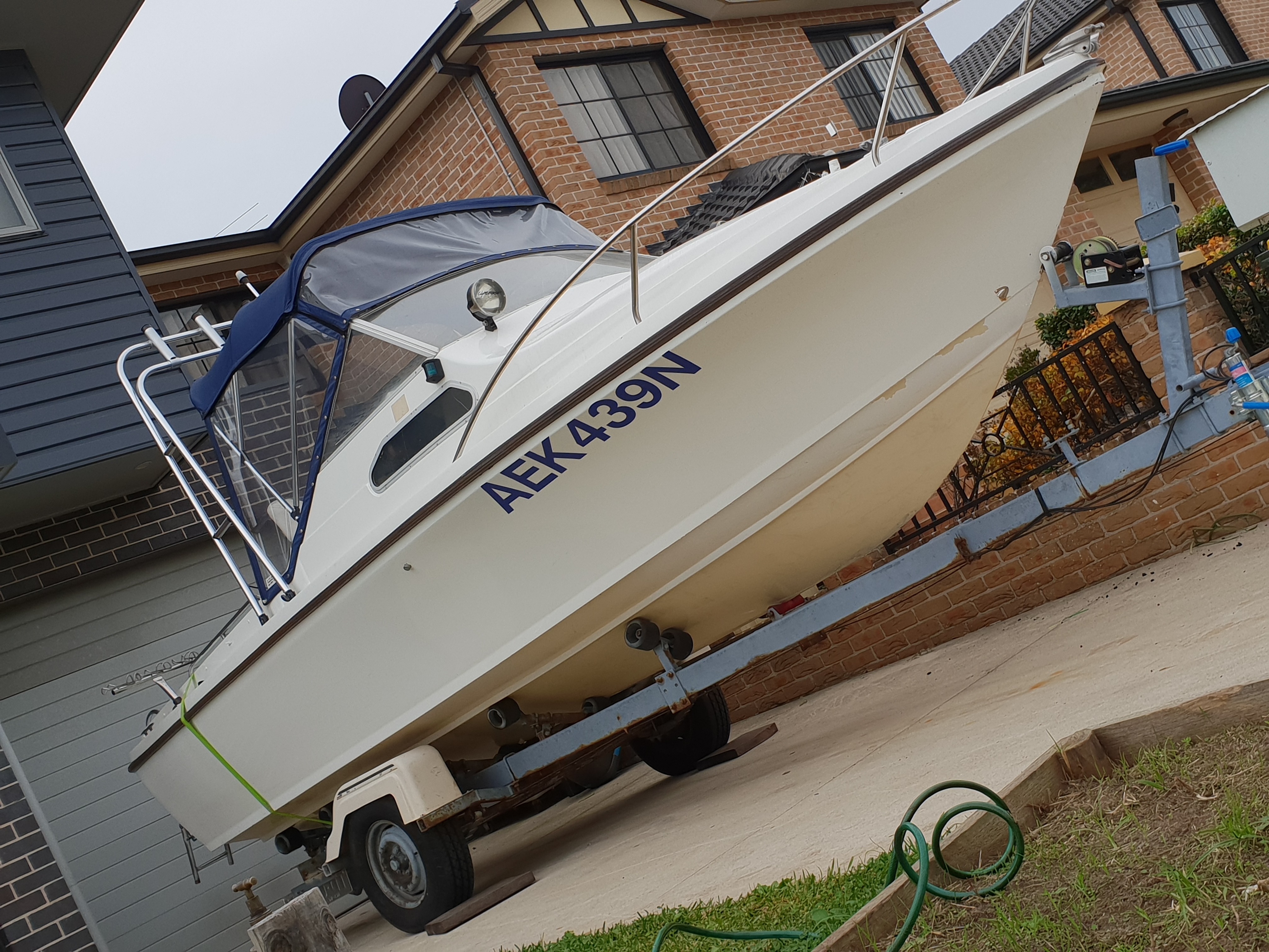 1992 CARIBBEAN OFFSHORE CUDDY CABIN