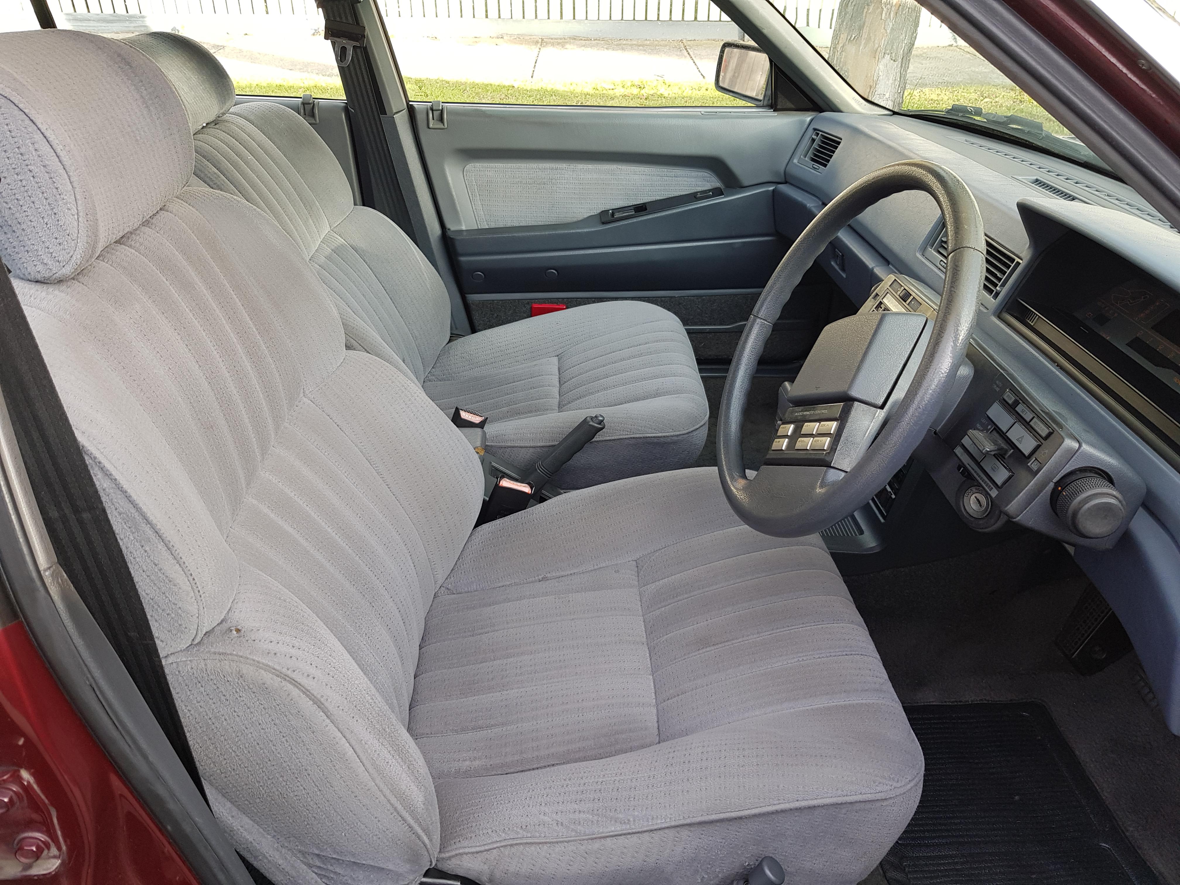 1990 MITSUBISHI MAGNA TP SEDAN