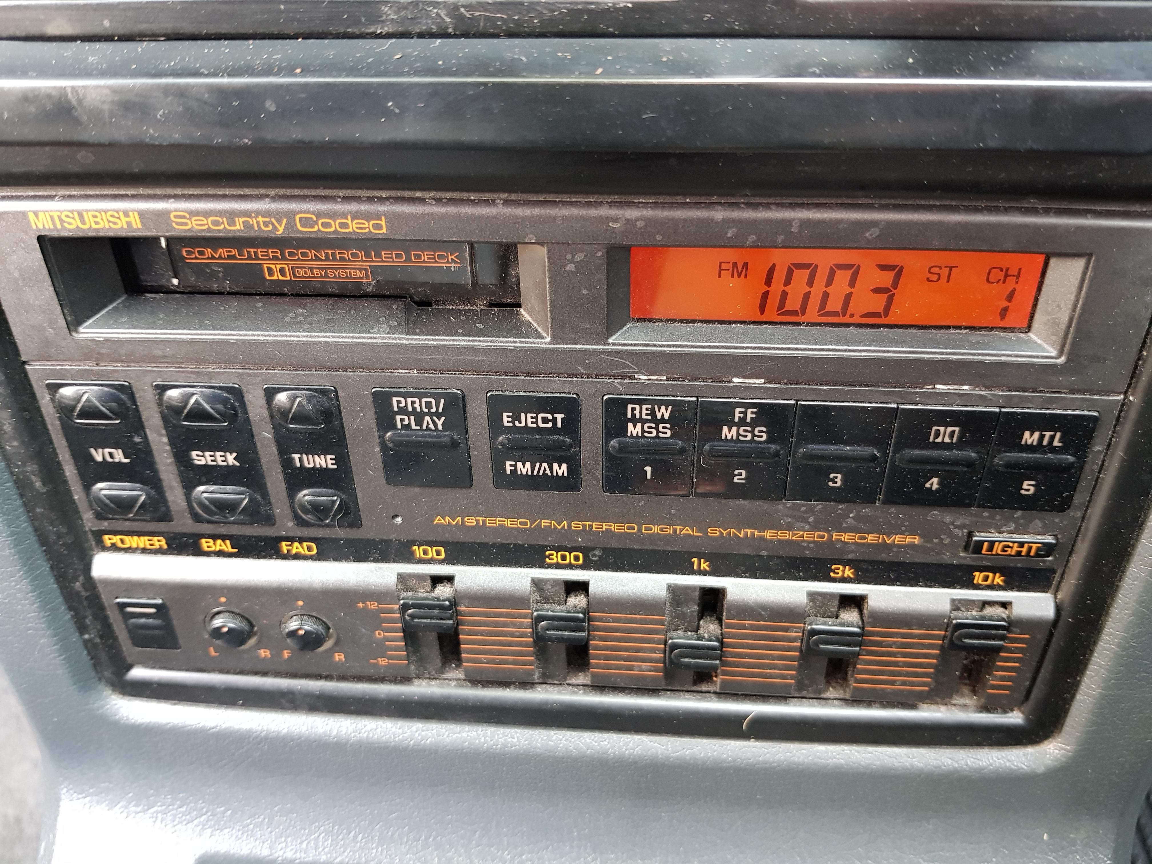 1990 MITSUBISHI MAGNA TP SEDAN