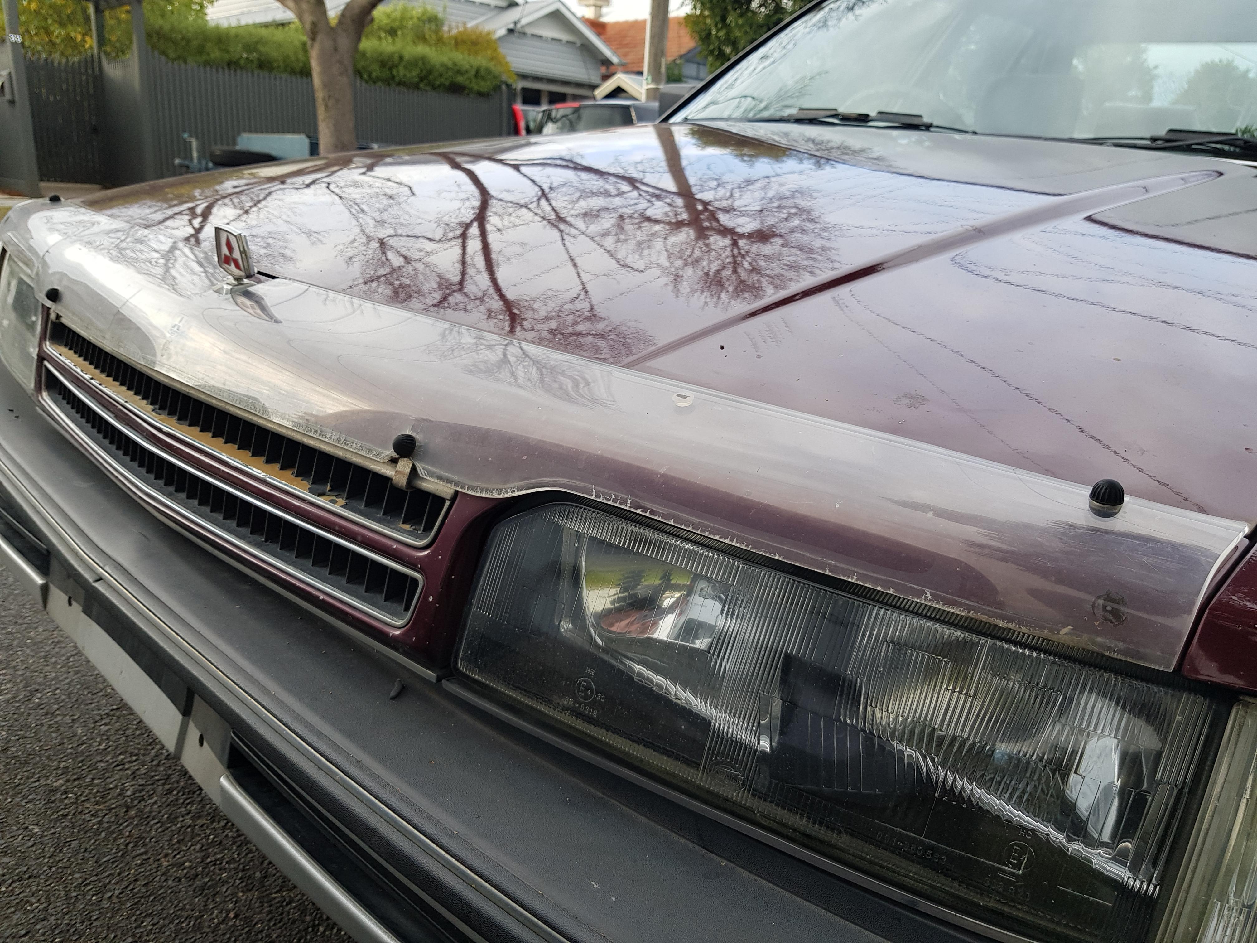 1990 MITSUBISHI MAGNA TP SEDAN