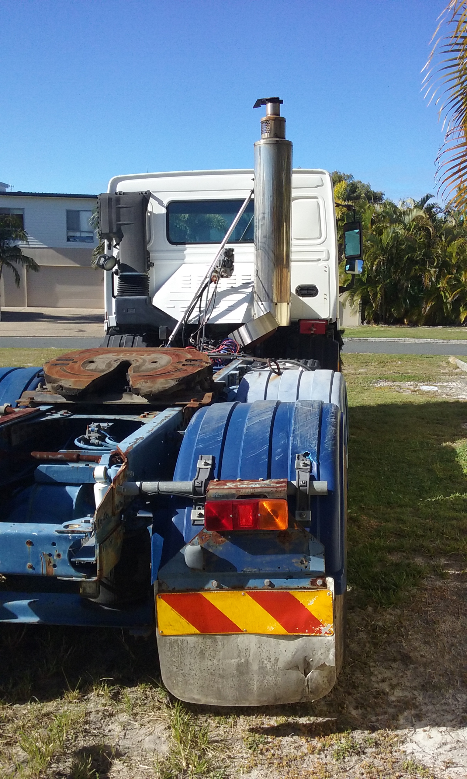 VOLVO FL12 TRUCK