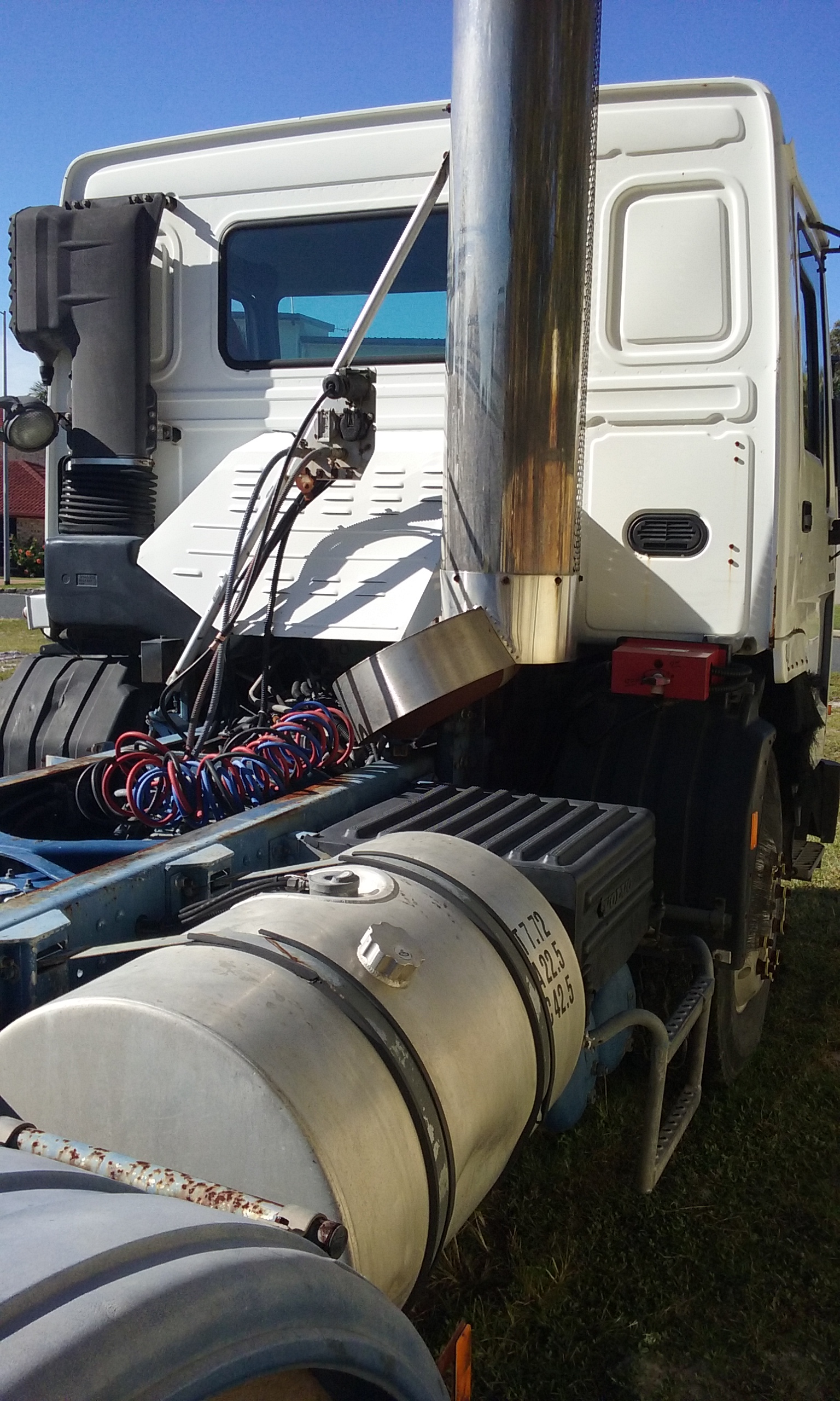 VOLVO FL12 TRUCK