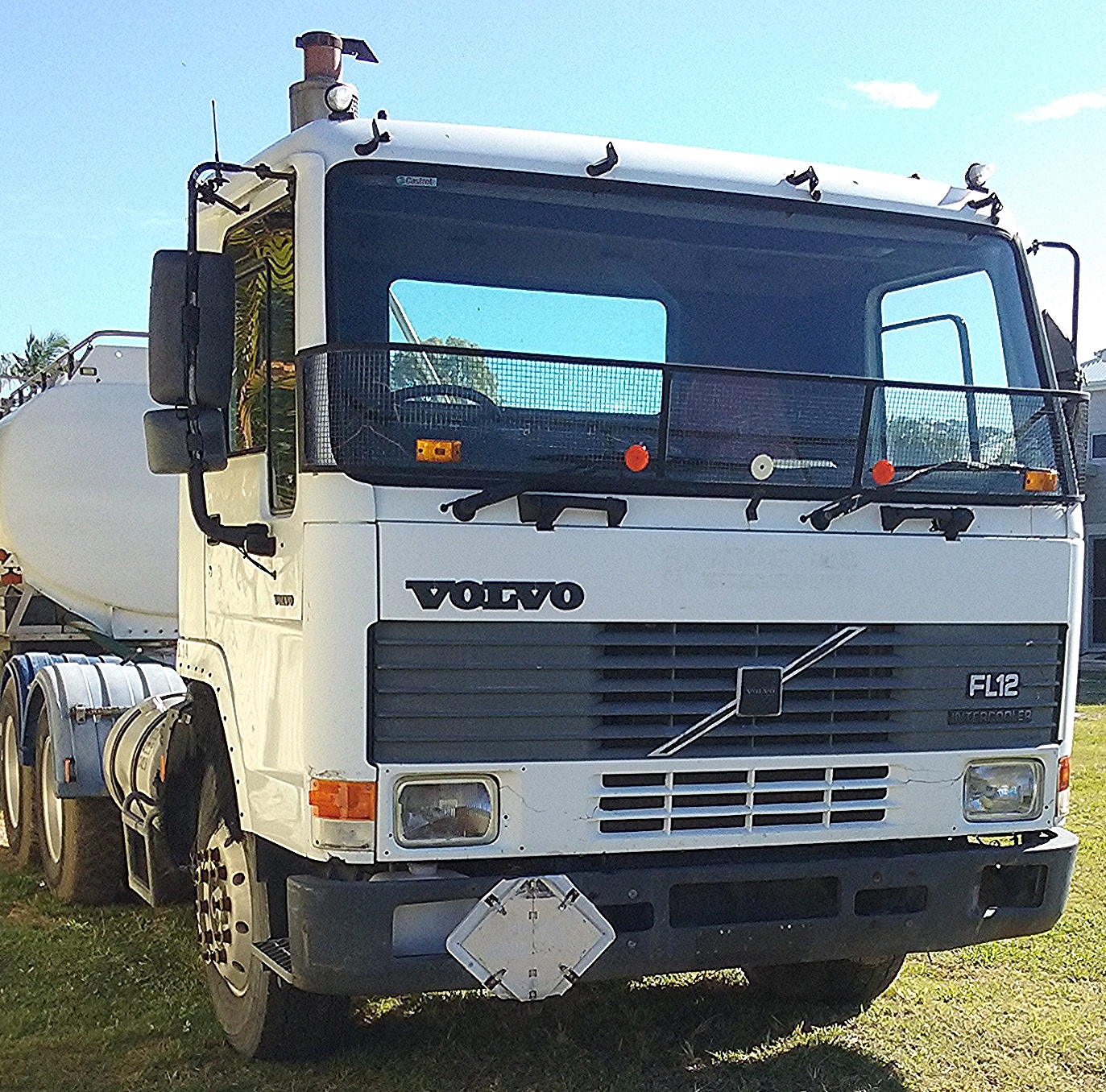 VOLVO FL12 TRUCK