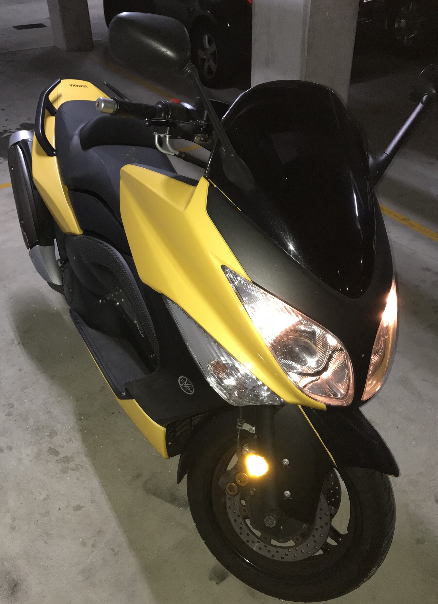 2010 YAMAHA TMAX 500 (XP500) 9 SCOOTER