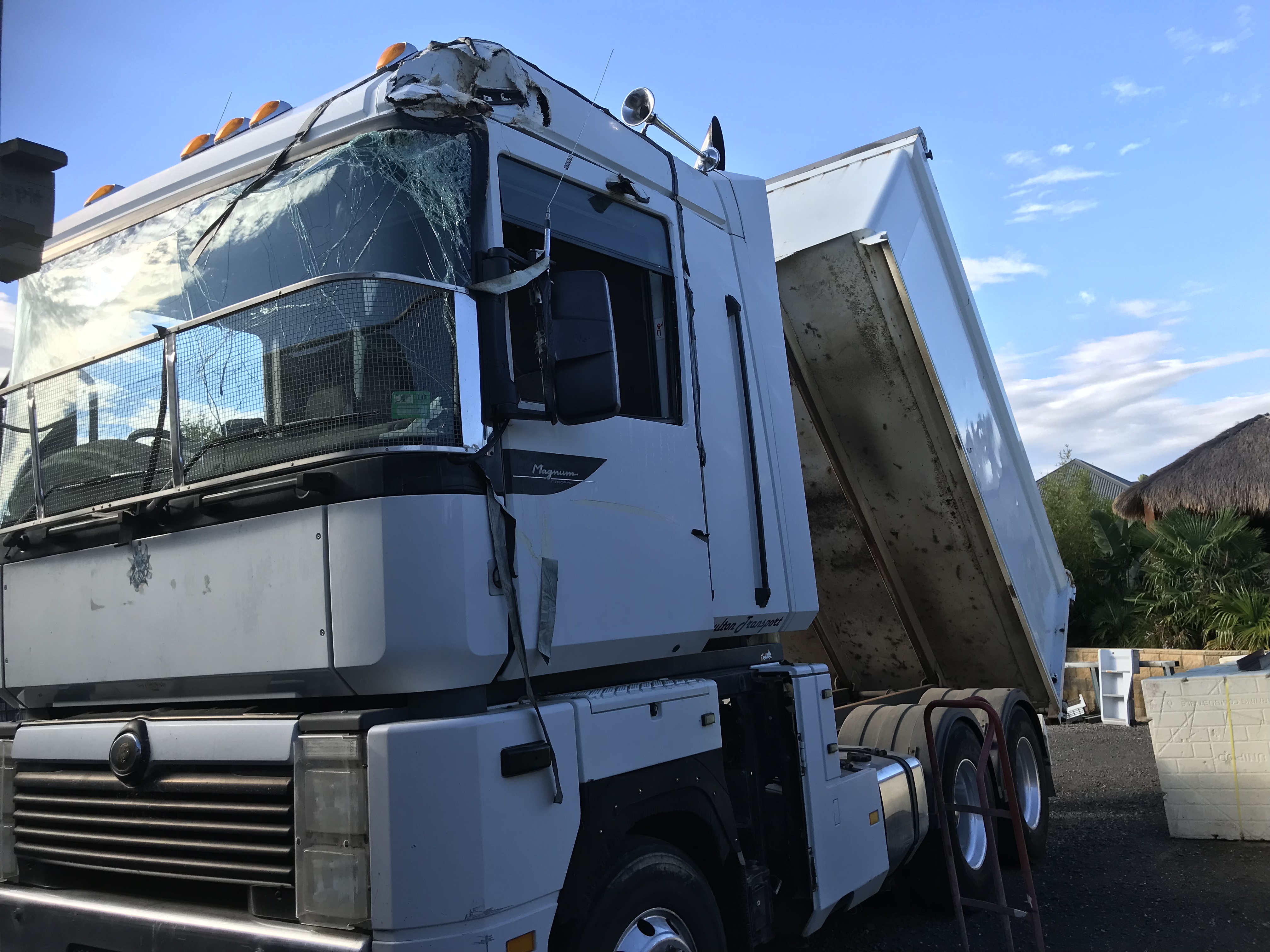 1999 MACK MAGNUM 18 SP MANUAL DIESEL TURBO