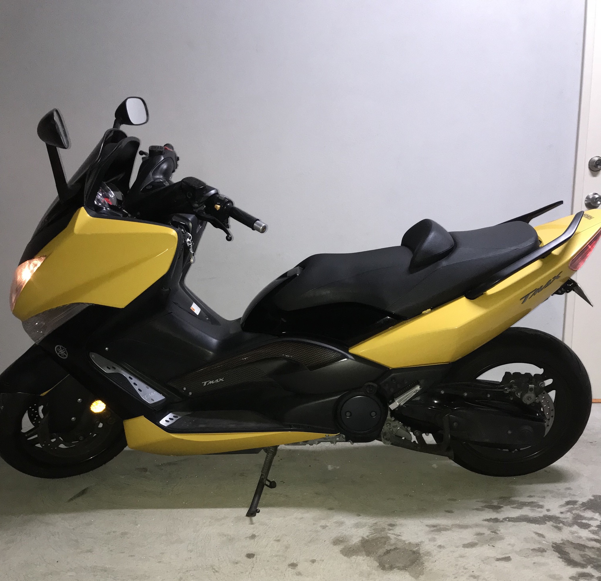 2010 YAMAHA TMAX 500 (XP500) 9 SCOOTER