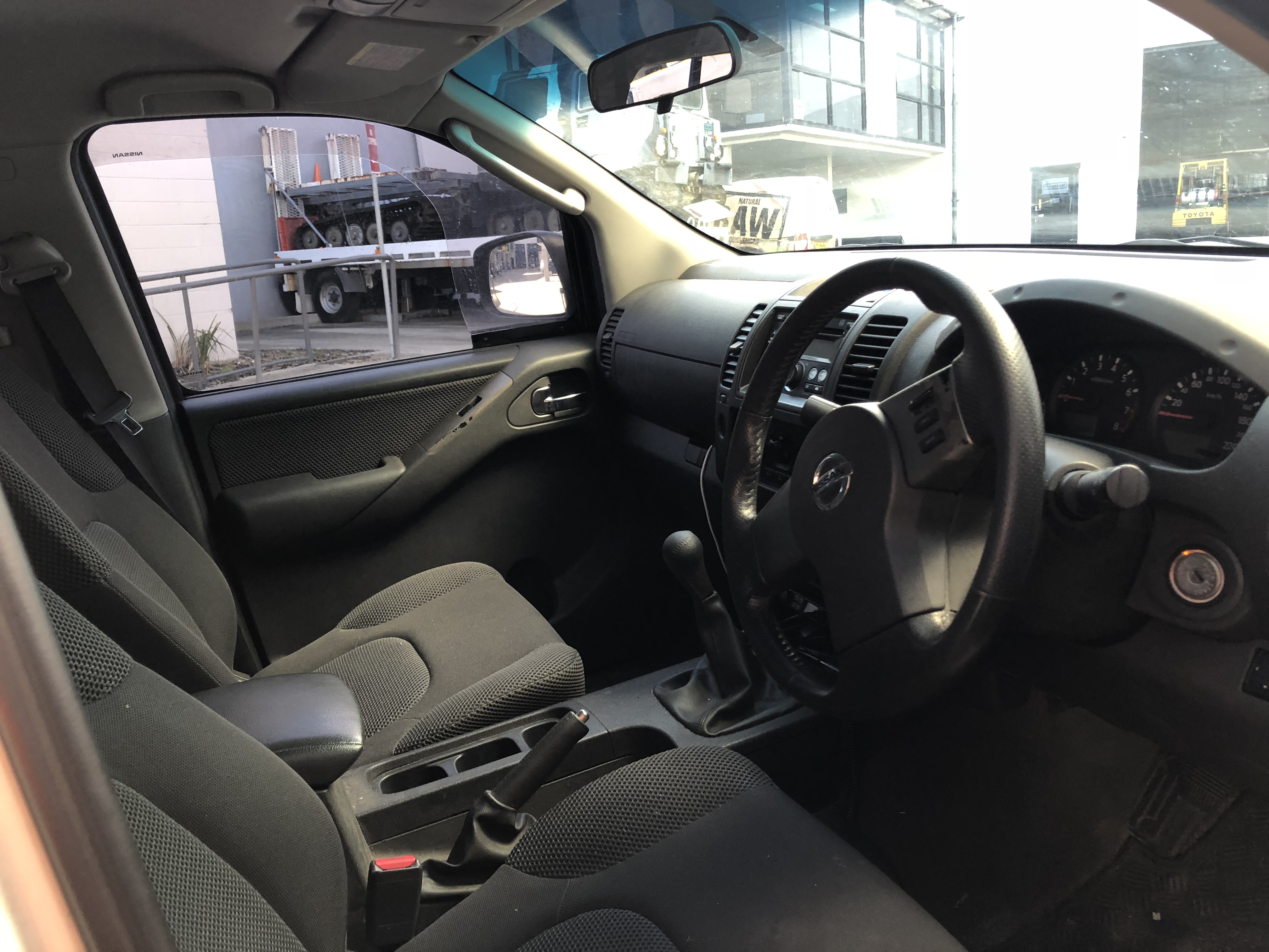 2009 NISSAN NAVARA D40 6 SP MANUAL DUAL CAB P/UP MULTI POINT F/INJ