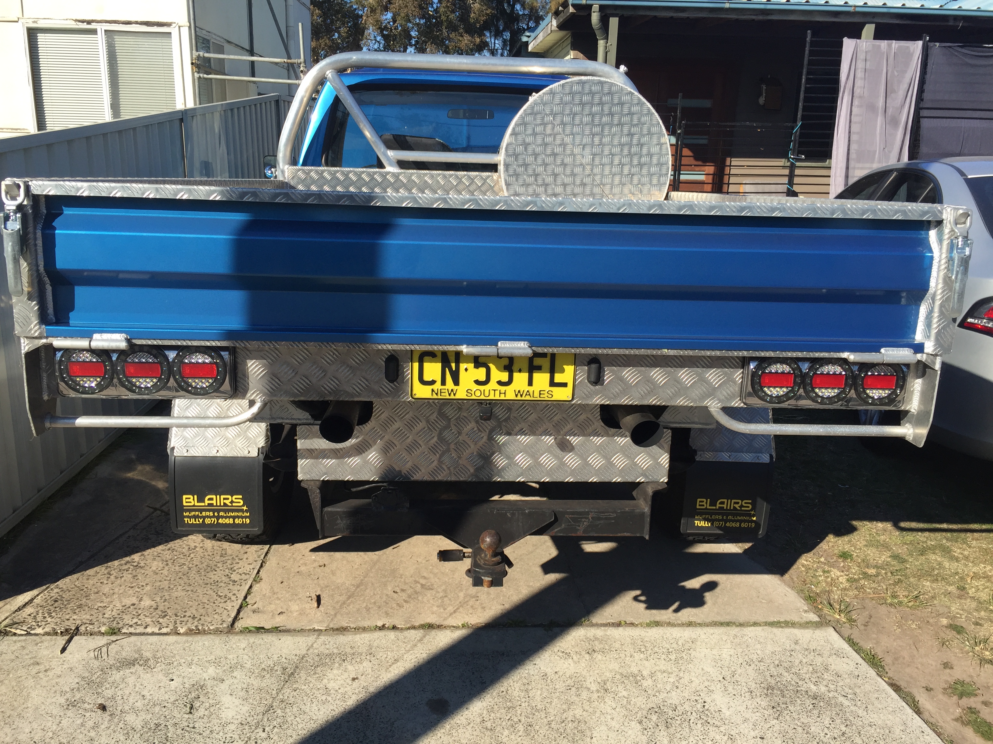 1985 FORD F100 3 SP AUTOMATIC UTILITY FUEL INJECTED
