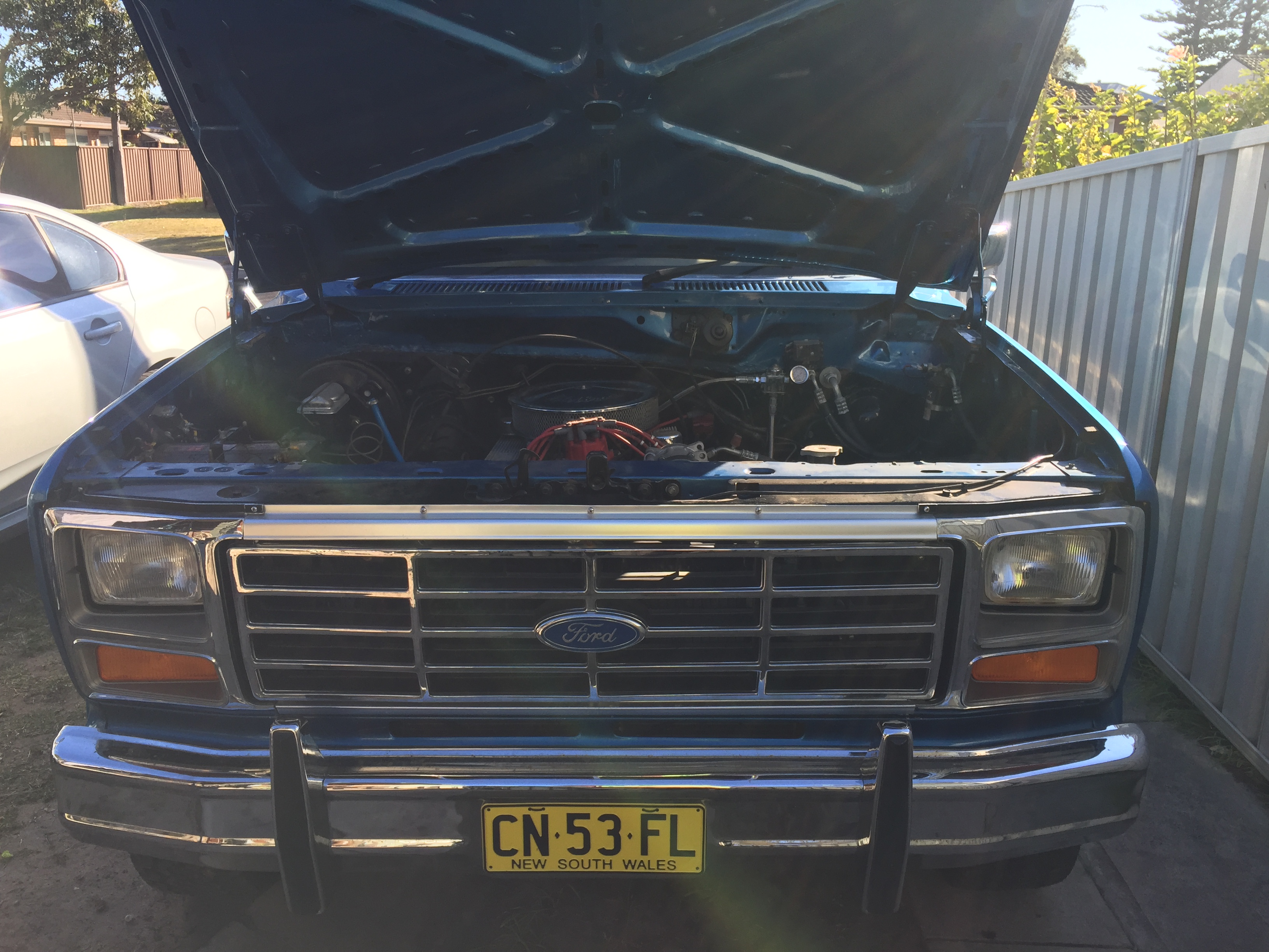1985 FORD F100 3 SP AUTOMATIC UTILITY FUEL INJECTED
