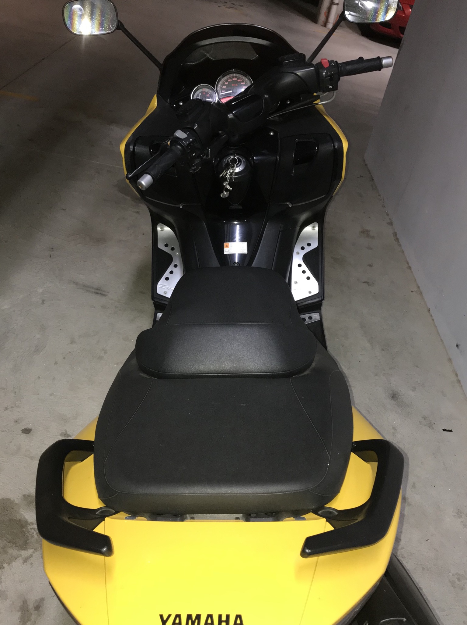2010 YAMAHA TMAX 500 (XP500) 9 SCOOTER