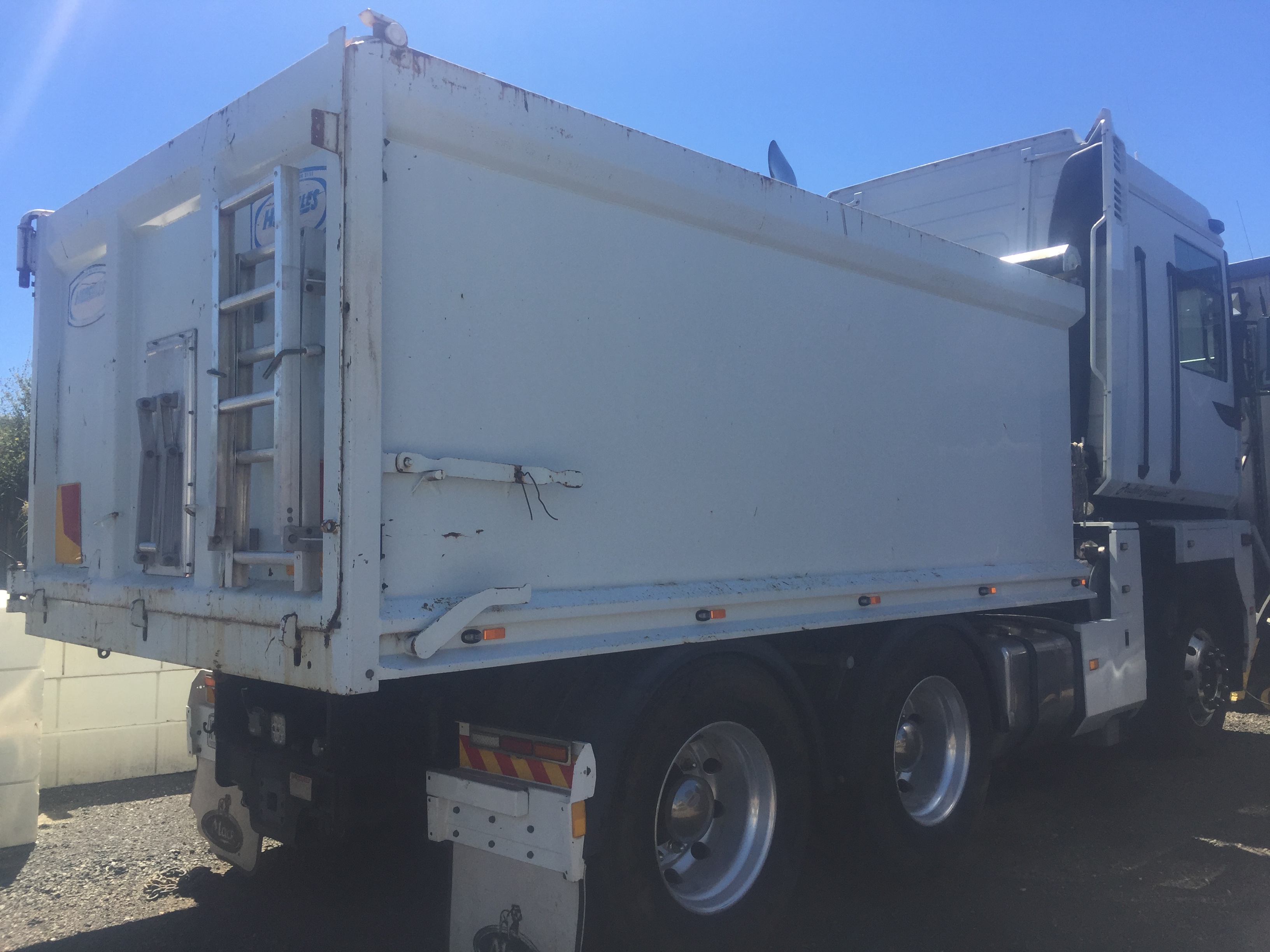 1999 MACK MAGNUM 18 SP MANUAL DIESEL TURBO