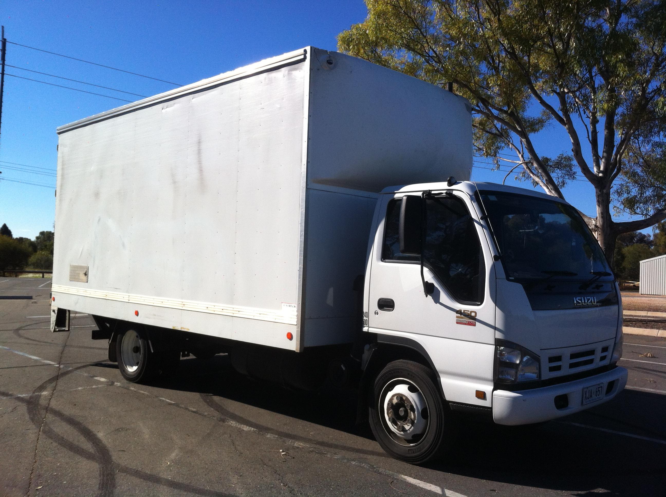2006 ISUZU NQR N5 6 SP MANUAL DIESEL TURBO F/INJ