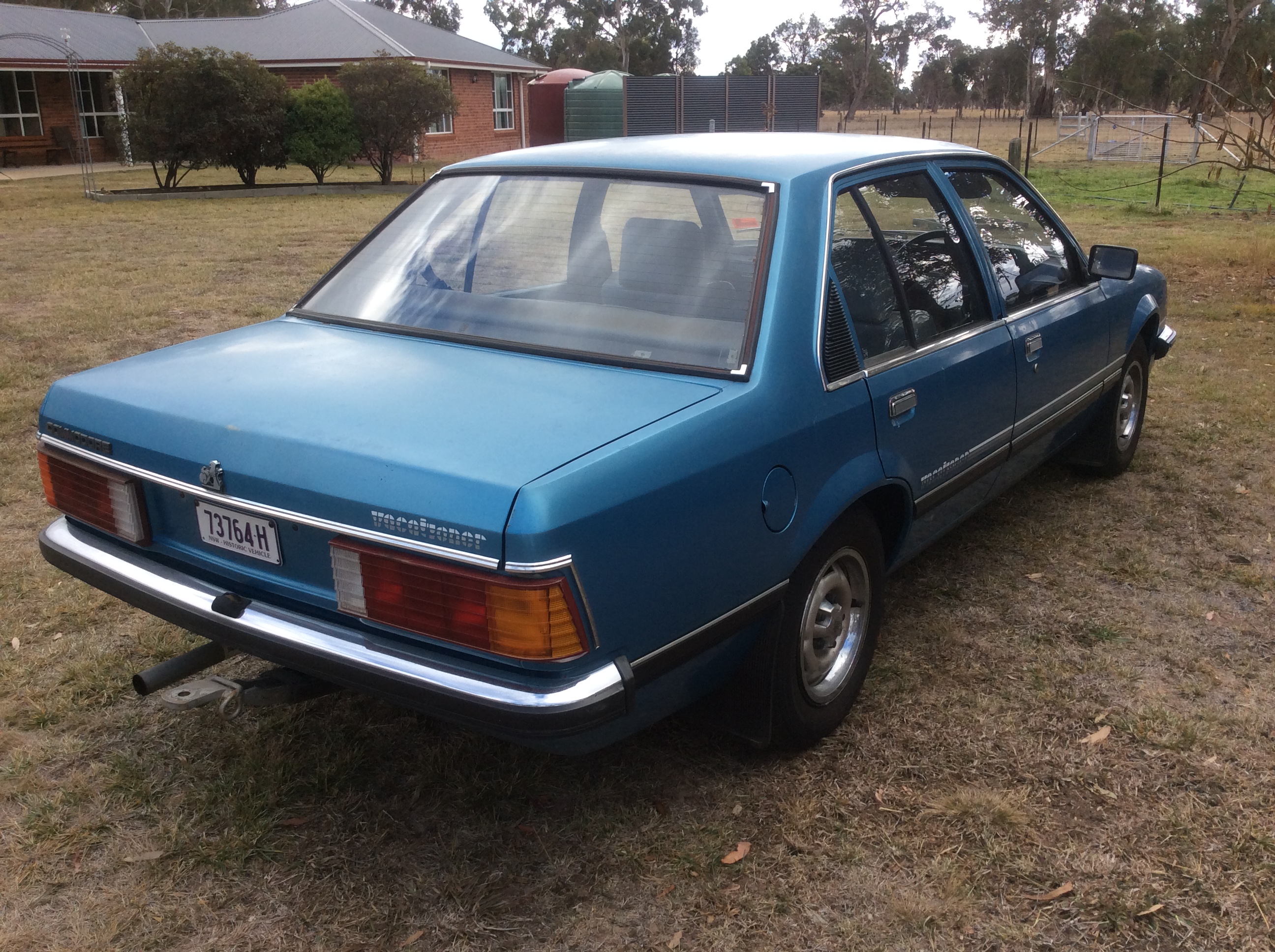 1983 HOLDEN COMMODORE VH 3 SP AUTOMATIC 4D SEDAN CARB
