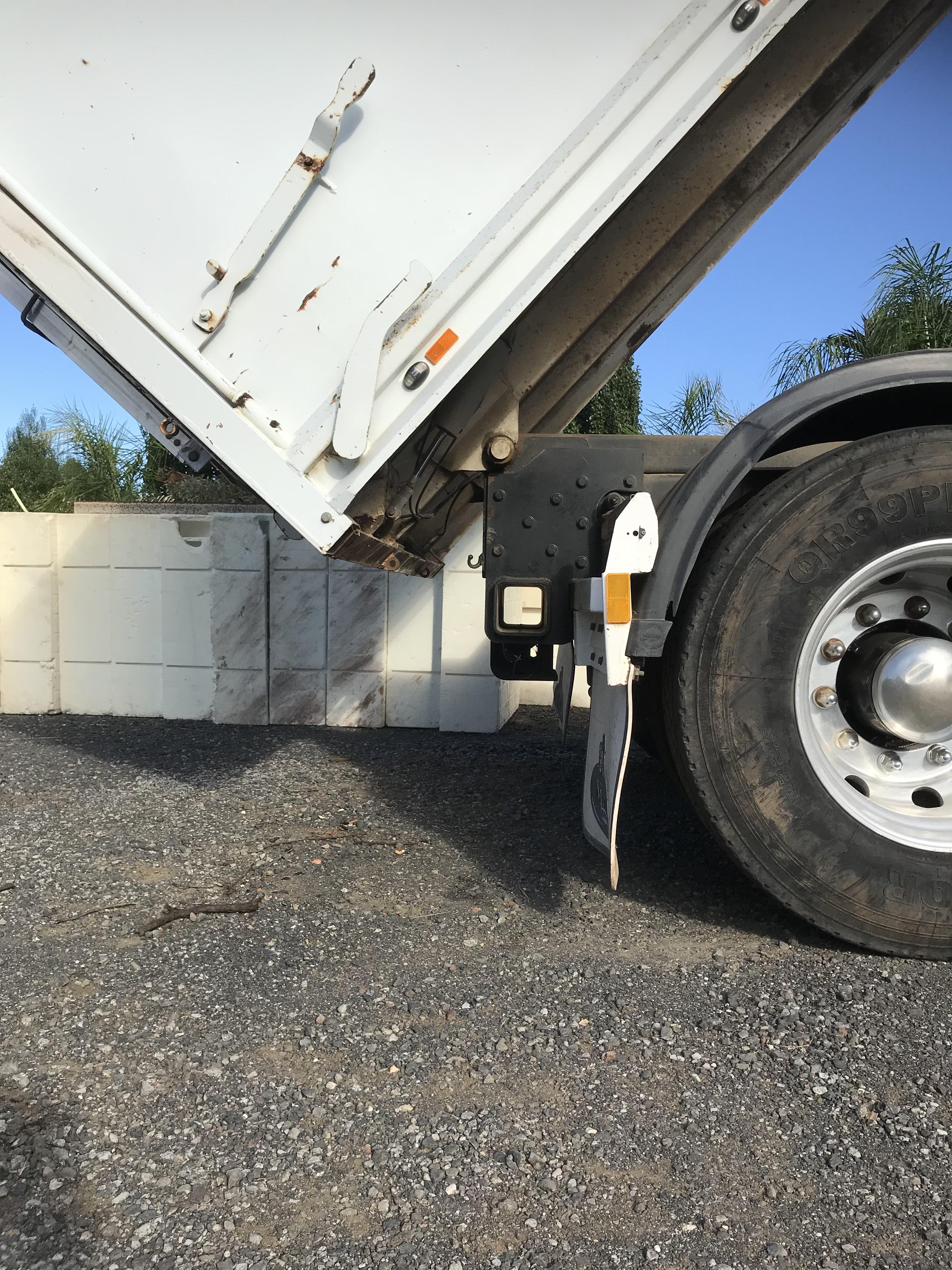 1999 MACK MAGNUM 18 SP MANUAL DIESEL TURBO