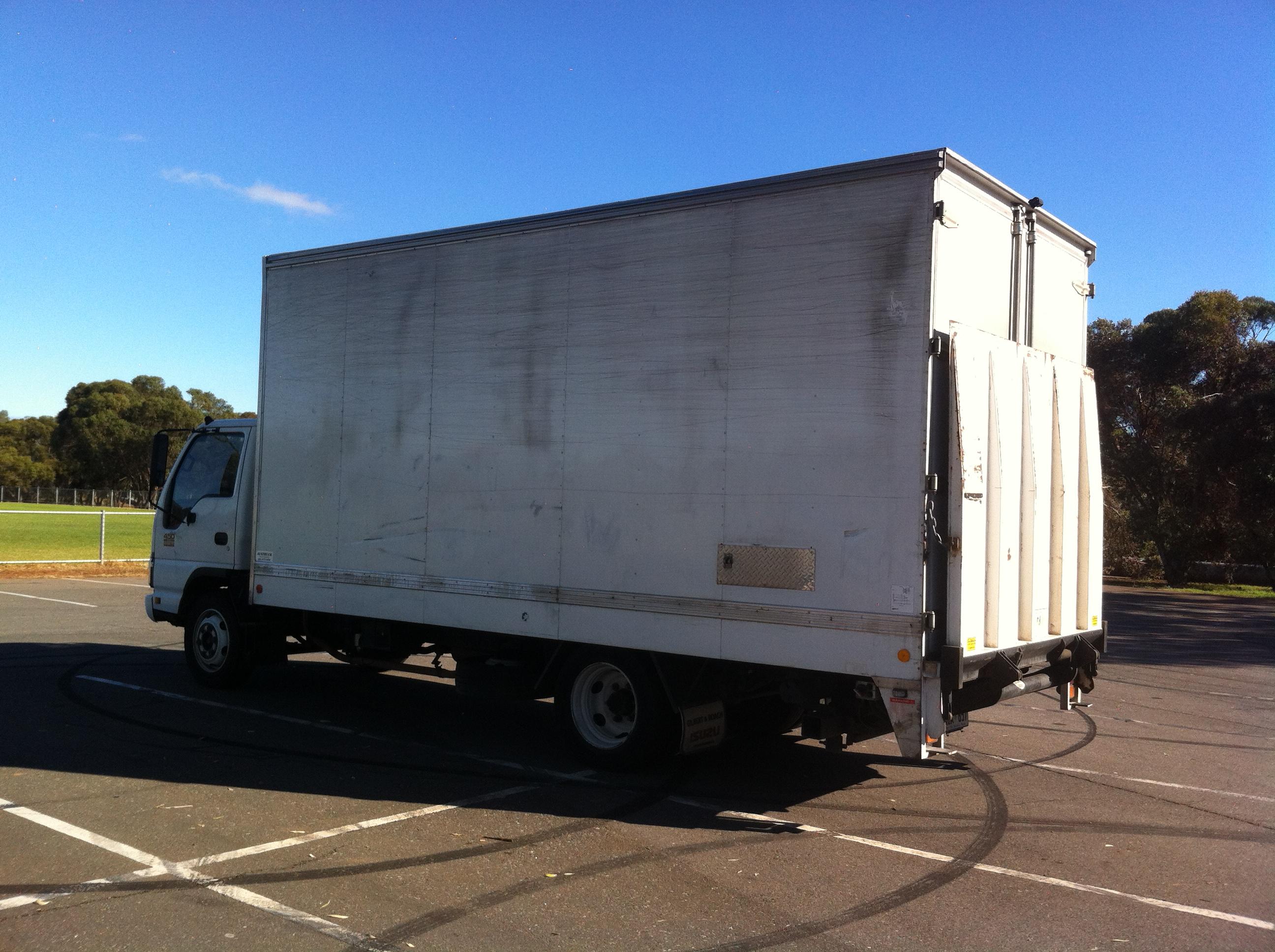 2006 ISUZU NQR N5 6 SP MANUAL DIESEL TURBO F/INJ