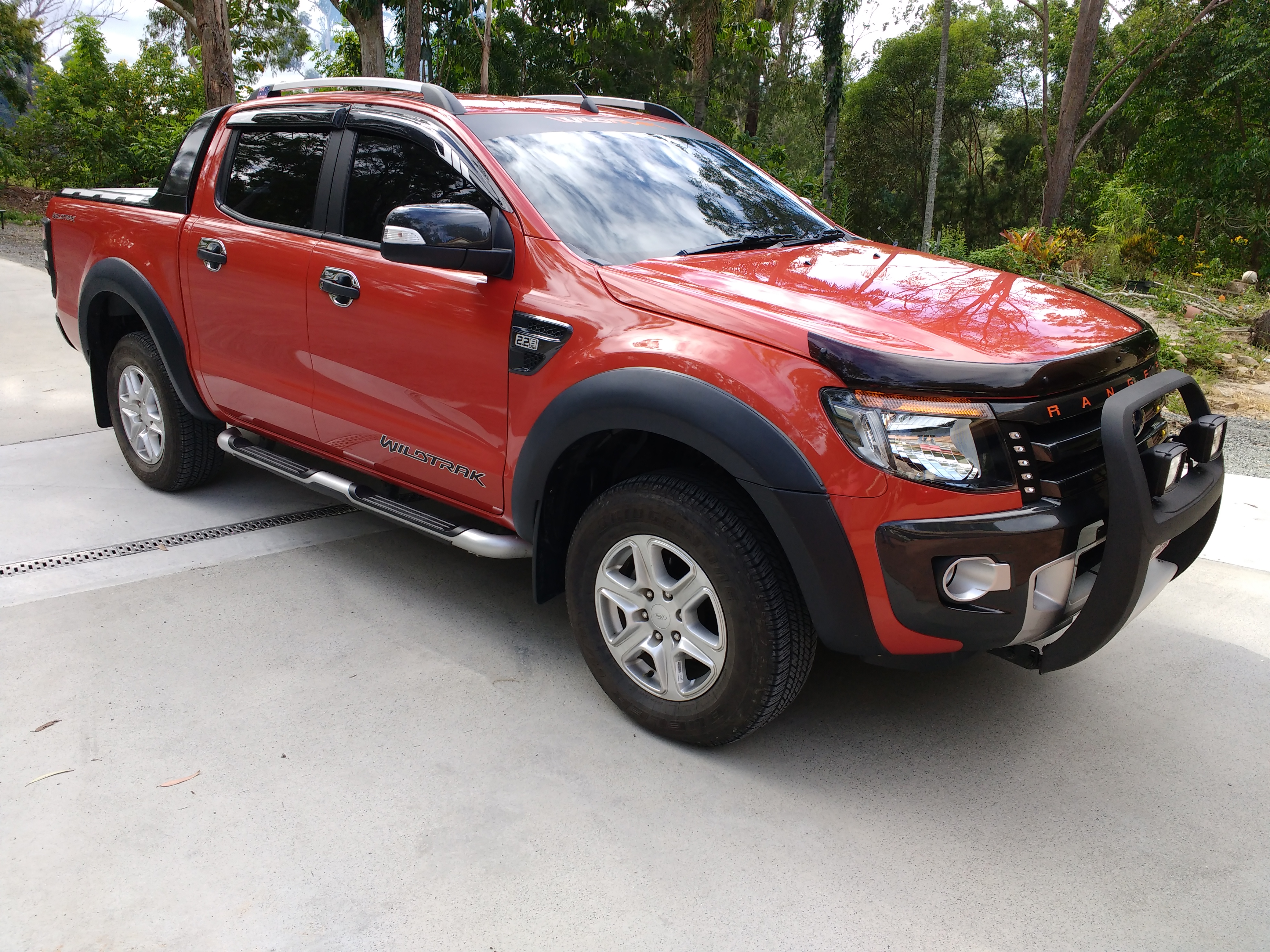 CREW CAB P/UP DIESEL TURBO F/INJ